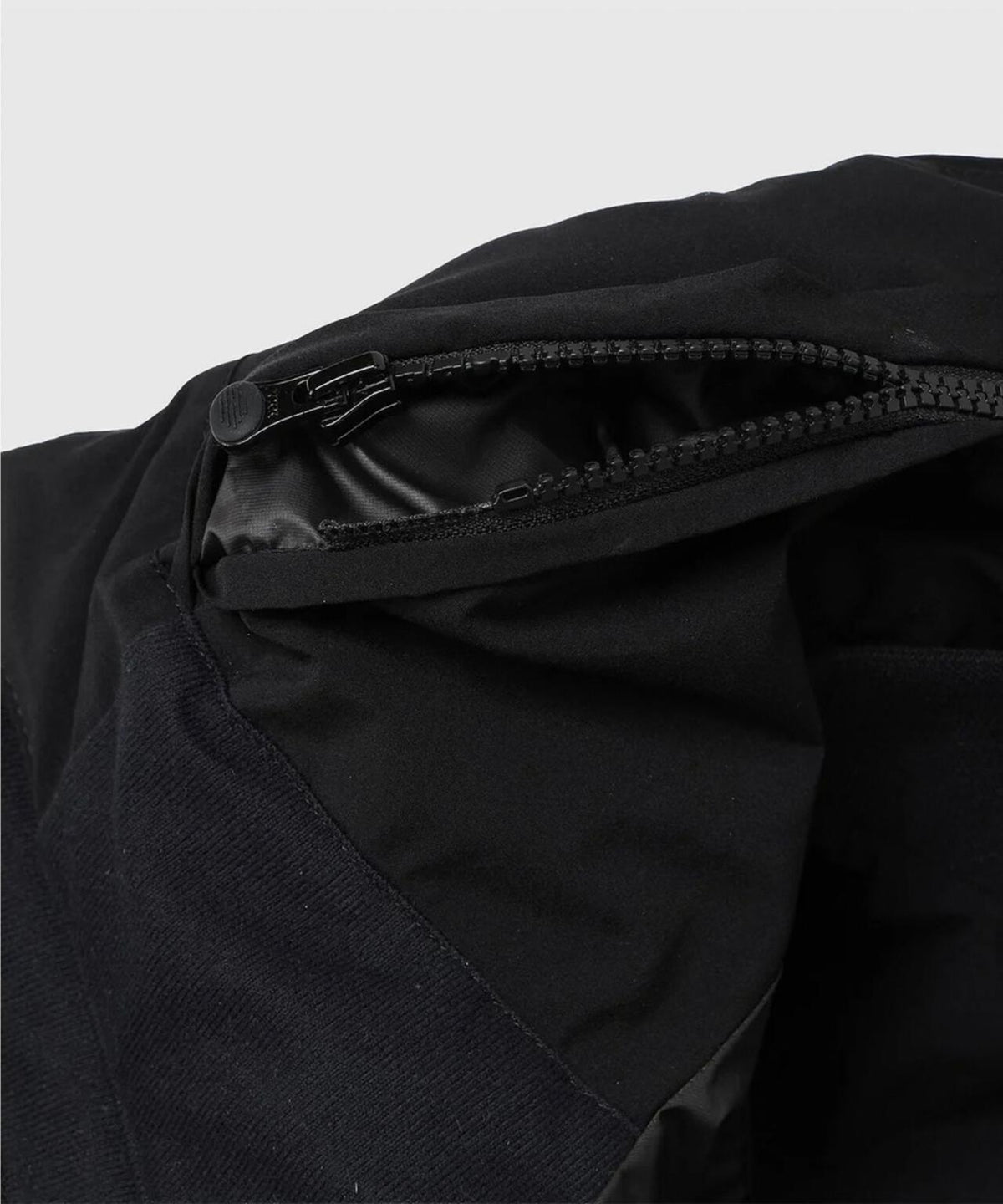 DESCENTE ALLTERRAIN/デサントオルテライン　MOUNTAINEER  水沢ダウン マウンテニア