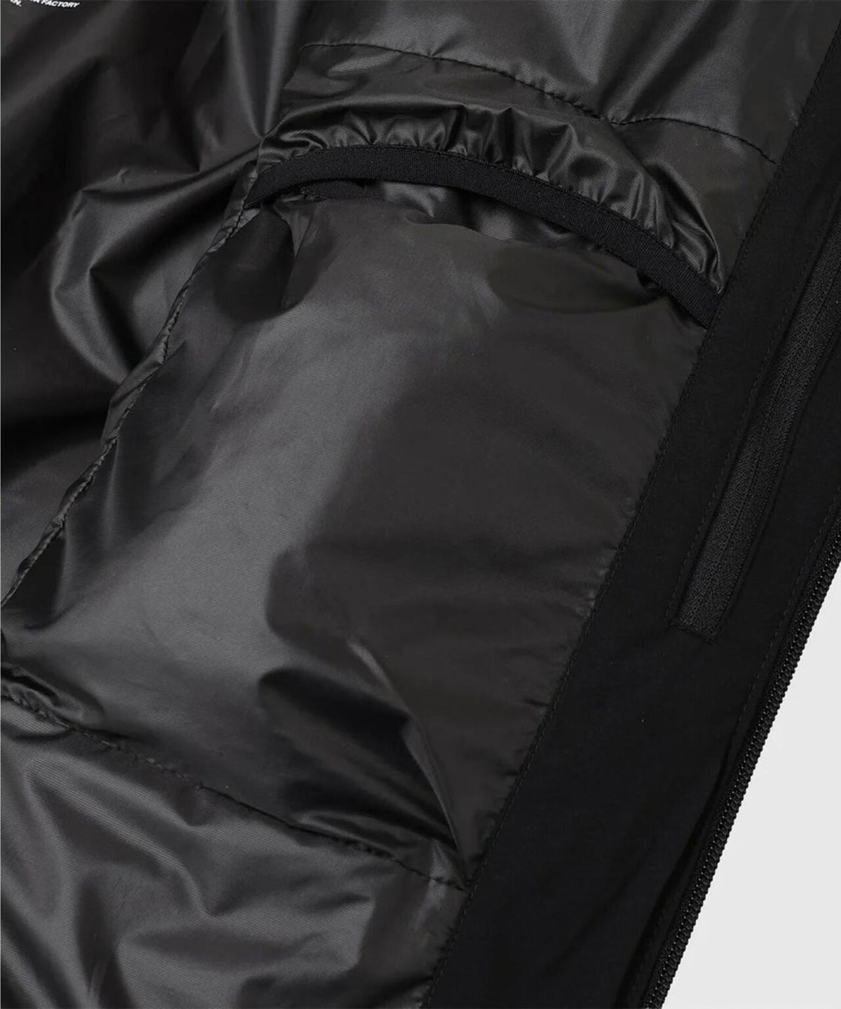DESCENTE ALLTERRAIN/デサントオルテライン　MOUNTAINEER  水沢ダウン マウンテニア