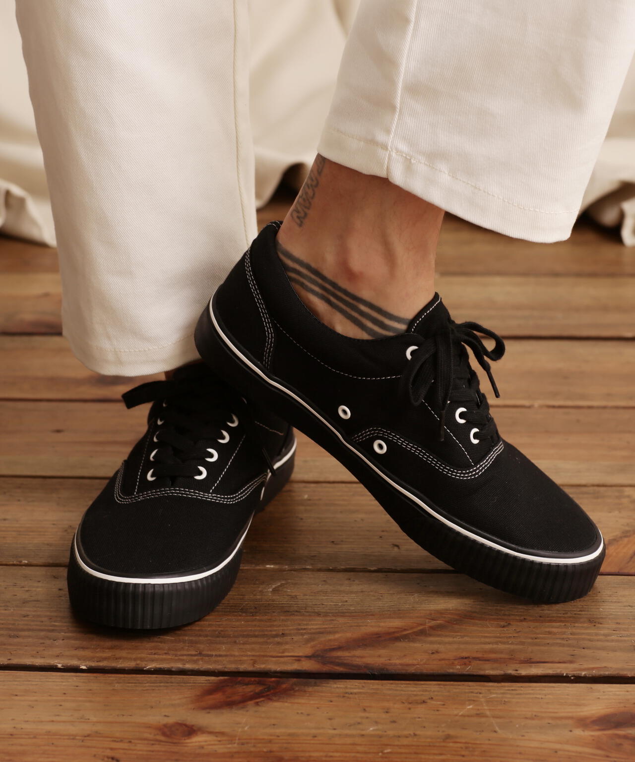 直営店舗限定/SNEAKERS 