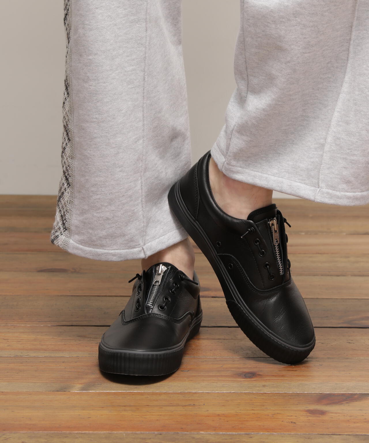 直営店舗限定/SNEAKERS 