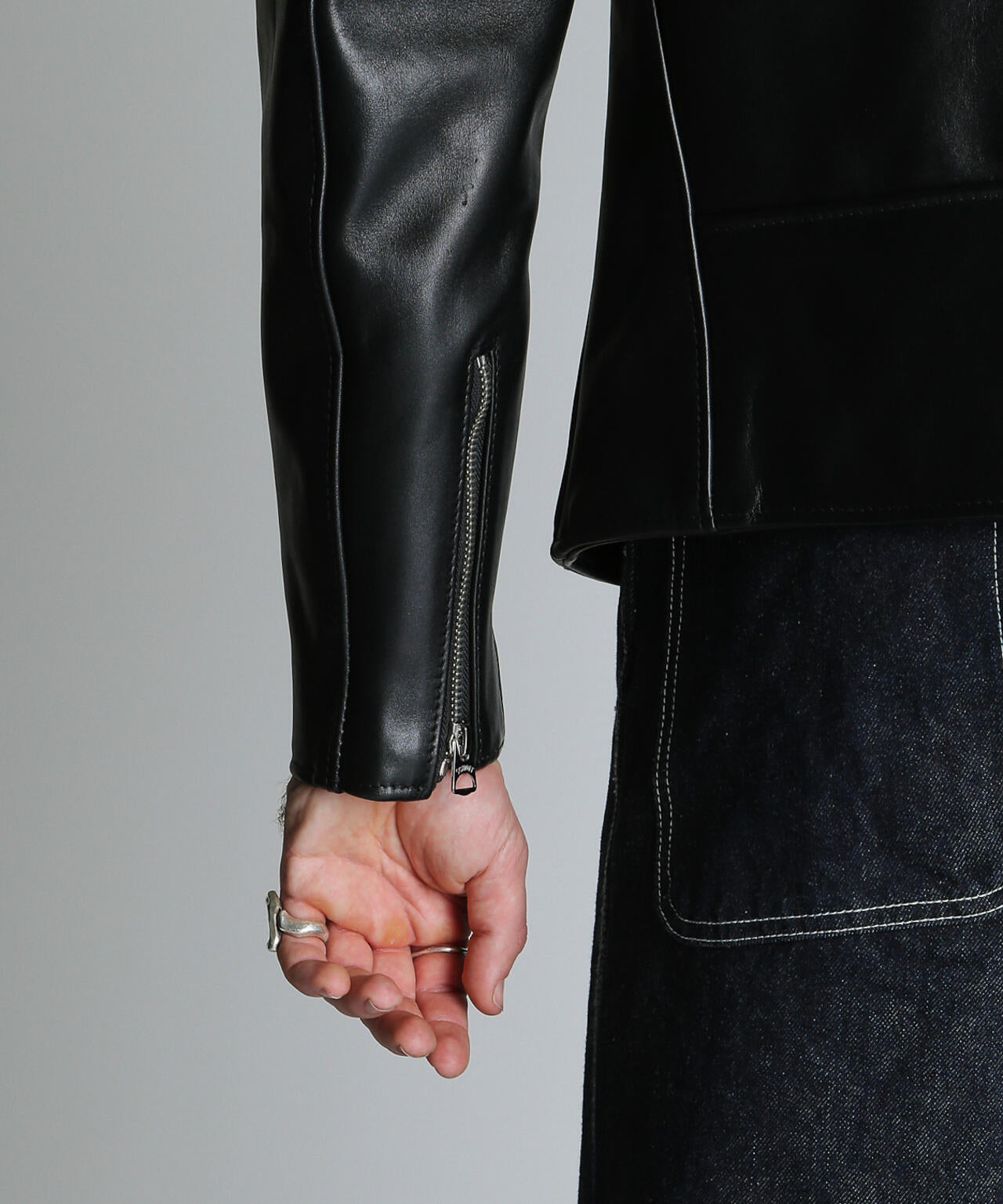 e339bcce-0a7f-557d-a710-940fd1f66575_Image