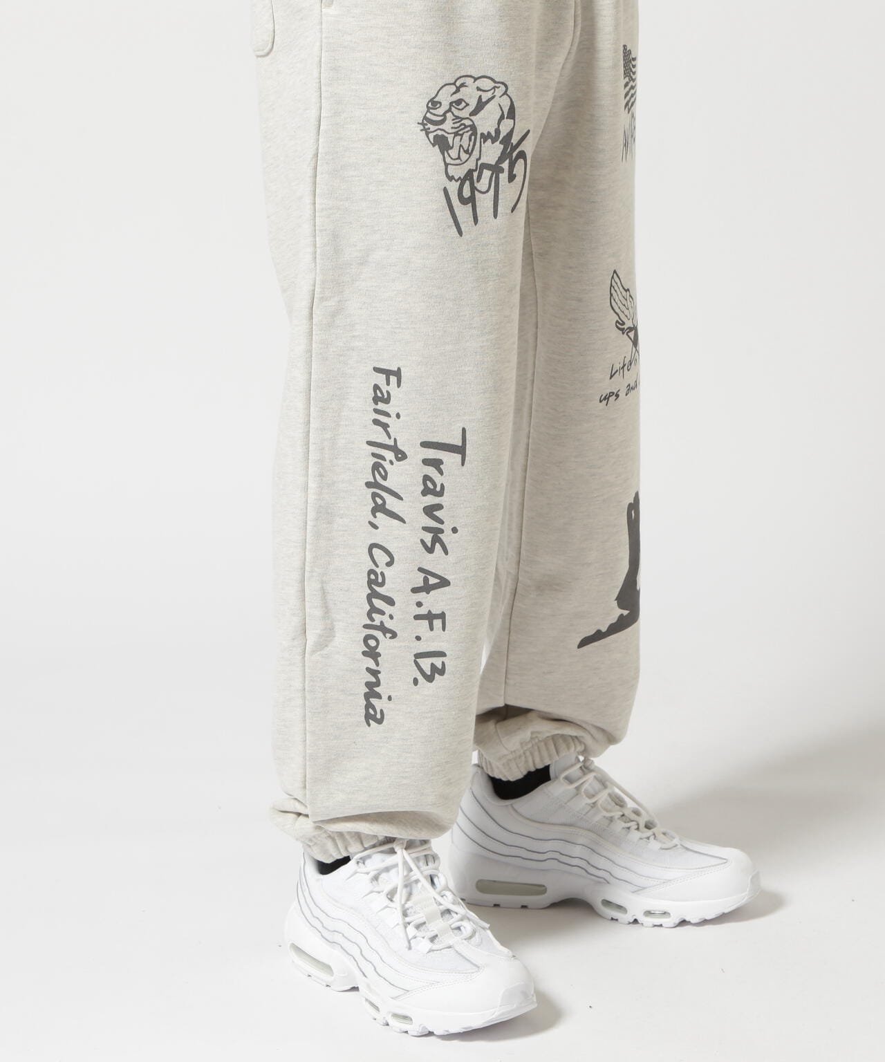 WEB限定》STENCIL PRINT SWEAT PANTS / ステンシル プリント