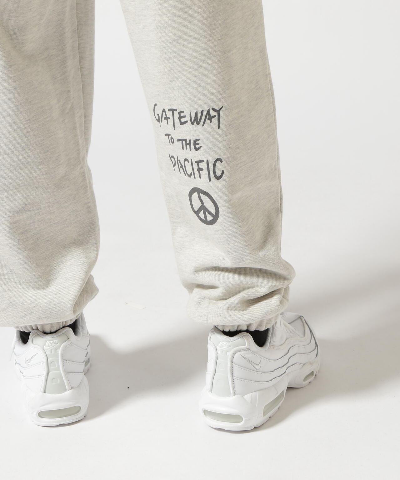 WEB限定》STENCIL PRINT SWEAT PANTS / ステンシル プリント