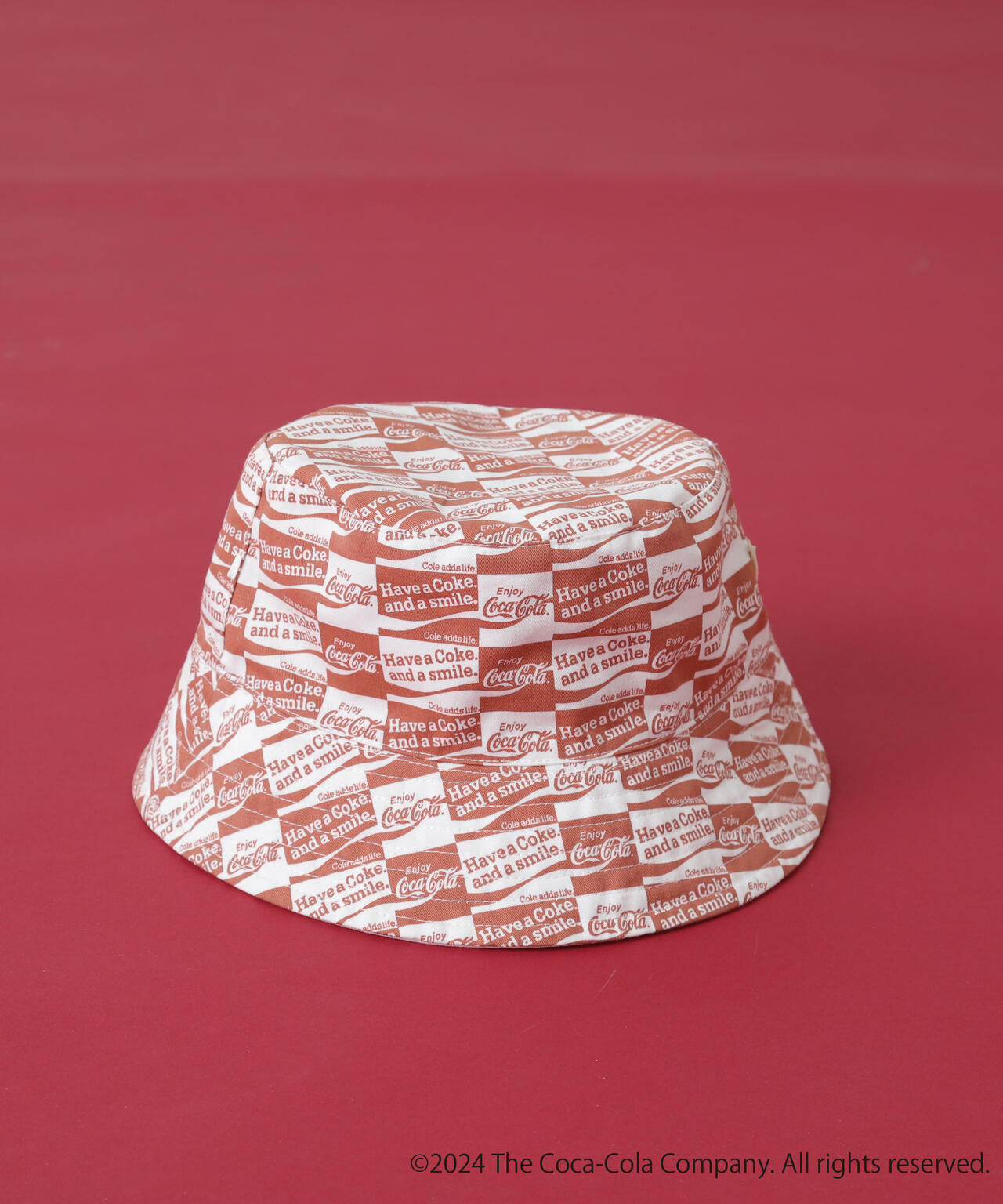 ぱひぃ AVIREX / Coca-Cola 80'S REVERSIBLE BUCKET HAT | AVIREX