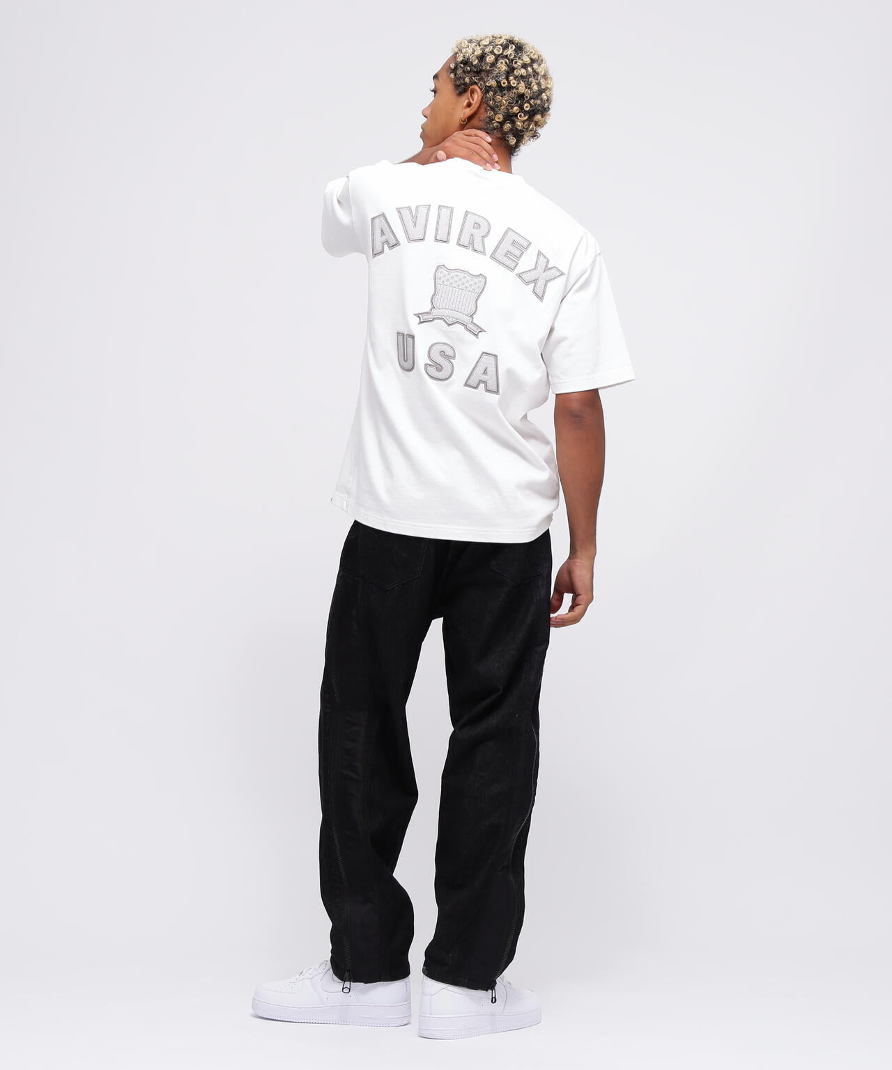 直営店限定》SIGNATURE VARSITY LEATHER LOGO T-SHIRT / シグネチャー