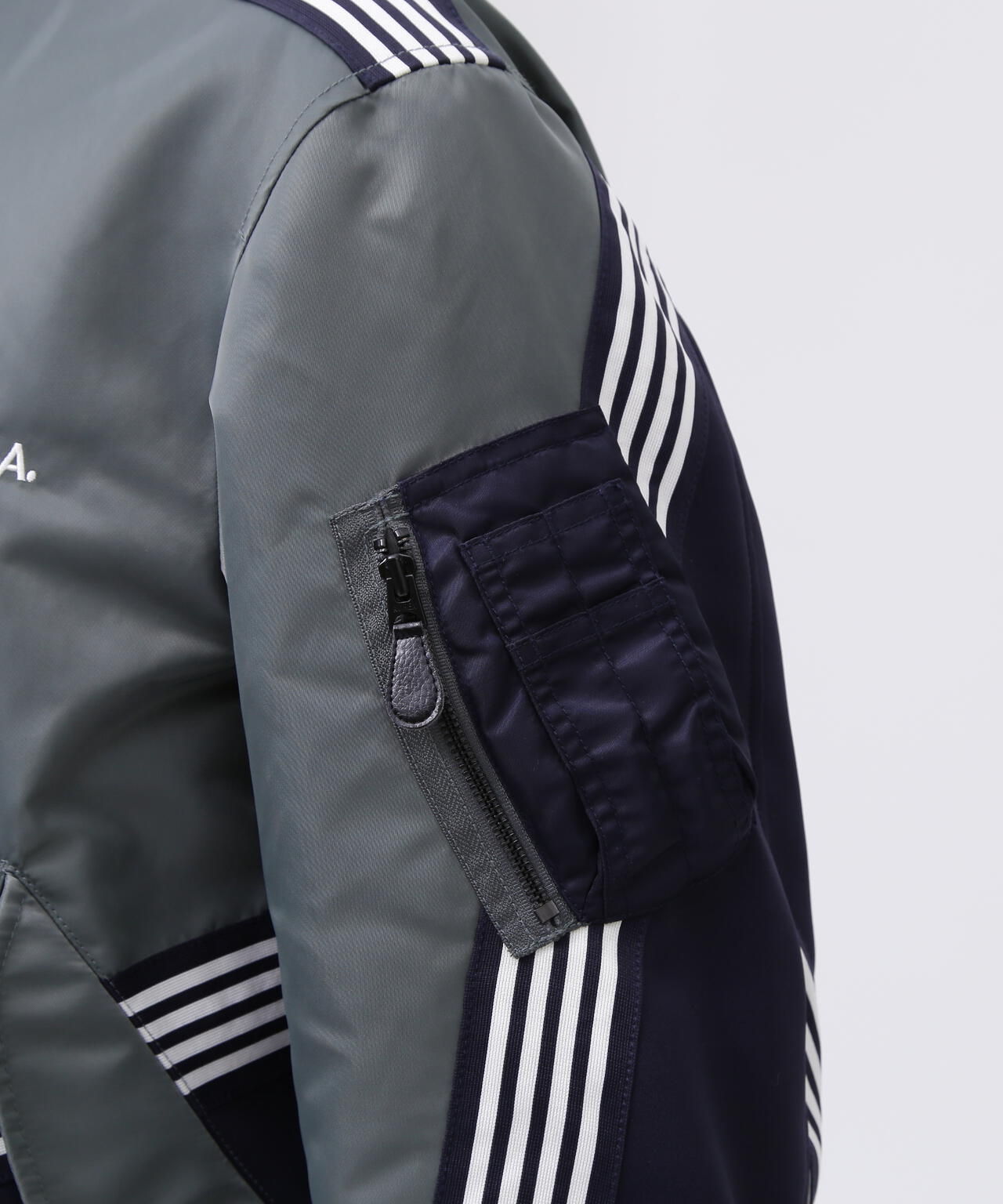 ○★新品 未使用 AVIREX クロスオーバー MA-1 フライトジャケット AVIREX 《CROSSOVER》MA-1 ／ MA-1 クロスオーバー