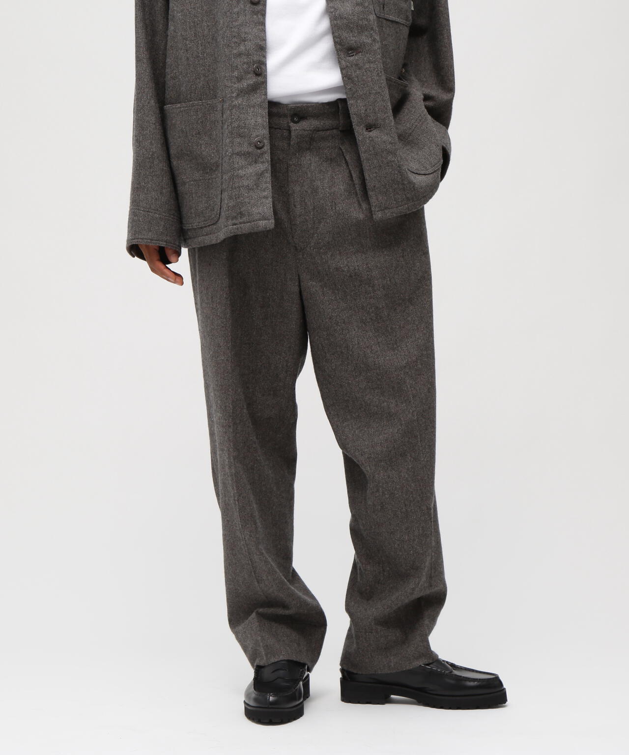 【AVIREX】チャコールグレーセットアップ TFQP by HANDROOM》WOOL CEREMONY TROUSERS | AVIREX（アヴィレックス