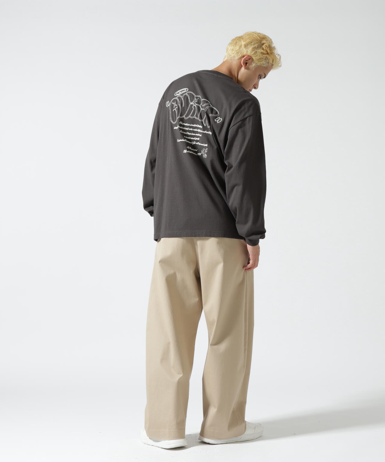 《直営店限定》GRAFFITI EMBROIDERY L/S T-SHIRT