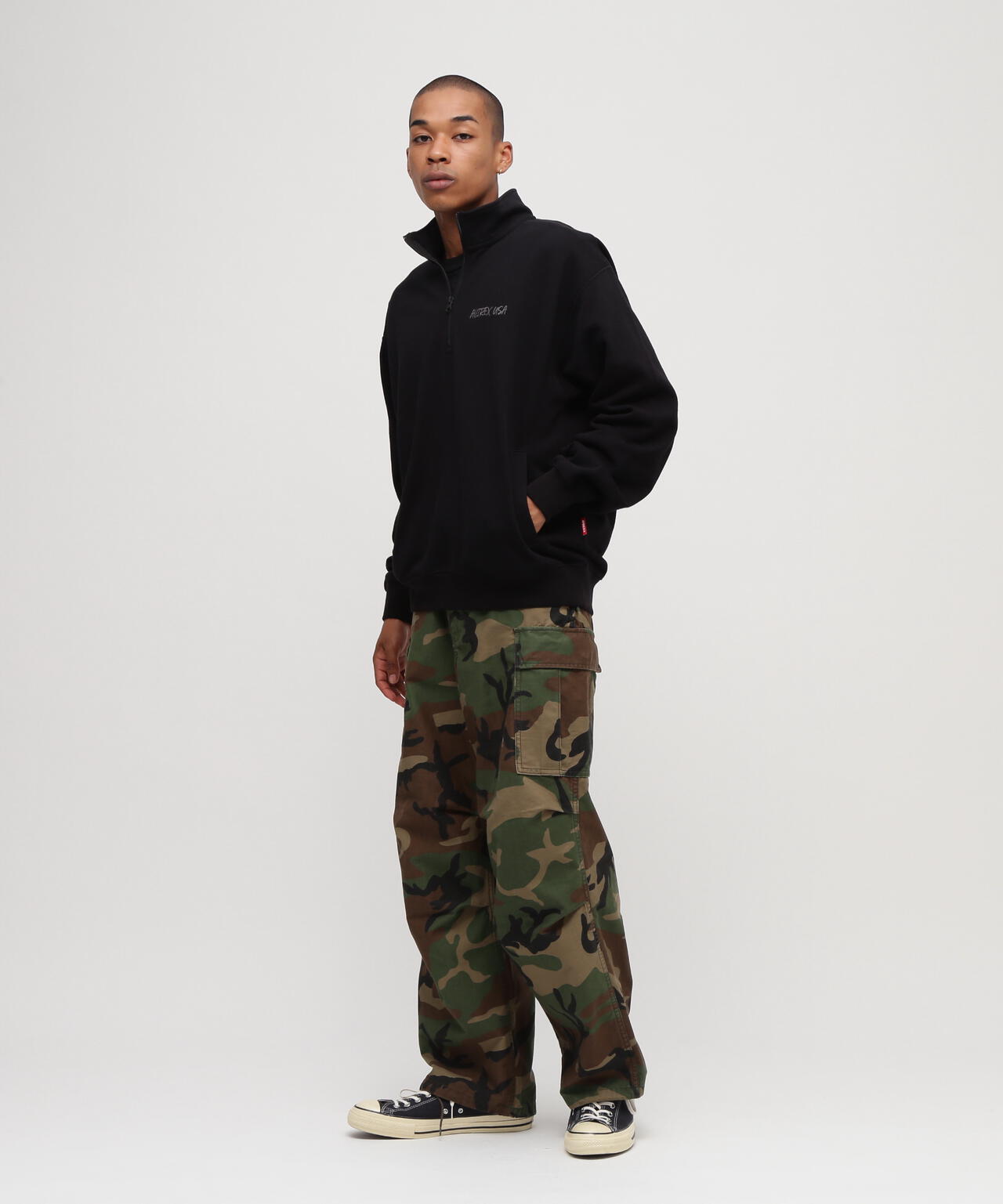 《直営店限定》GRAFFITI HALF ZIP SWEAT