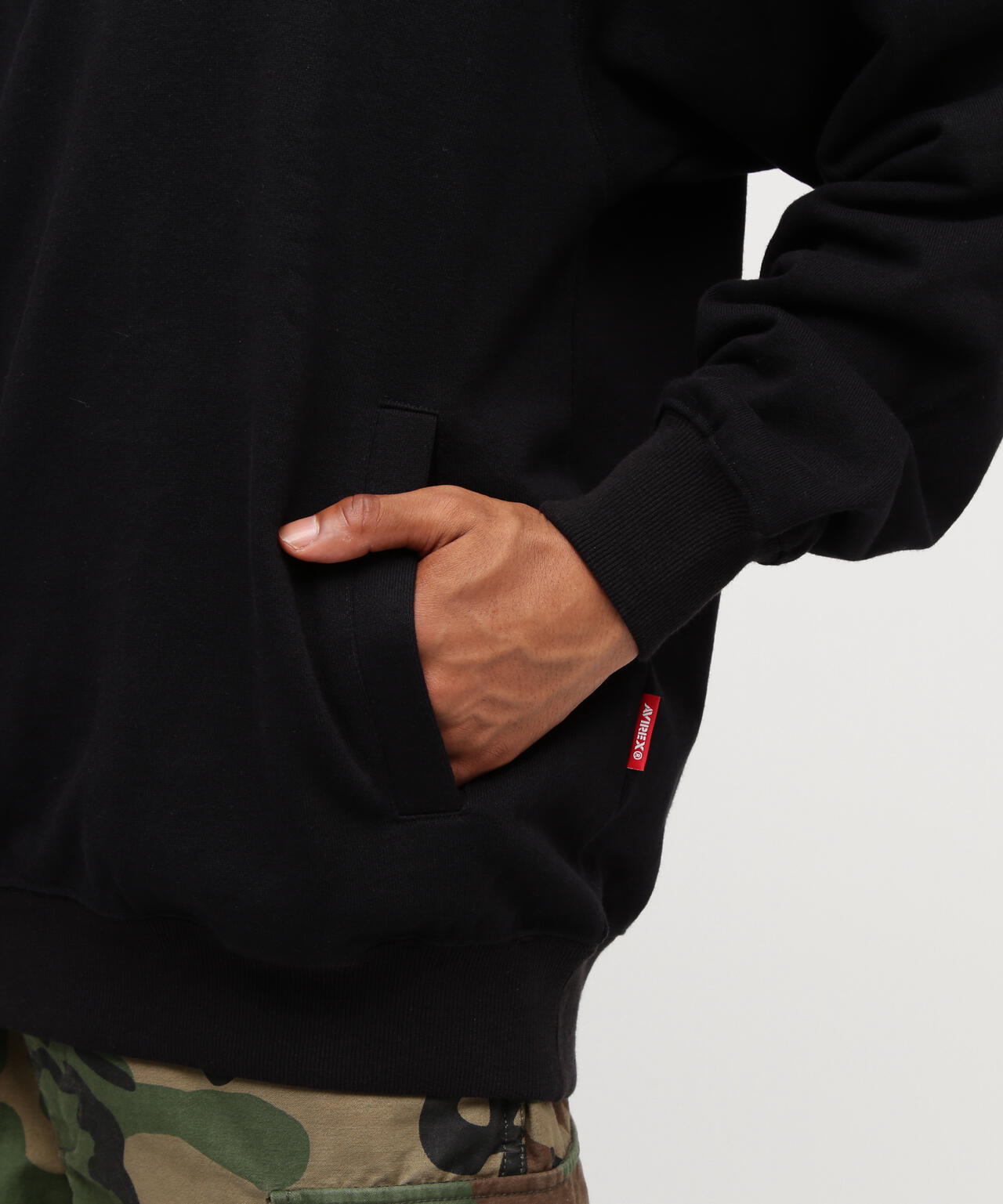 《直営店限定》GRAFFITI HALF ZIP SWEAT