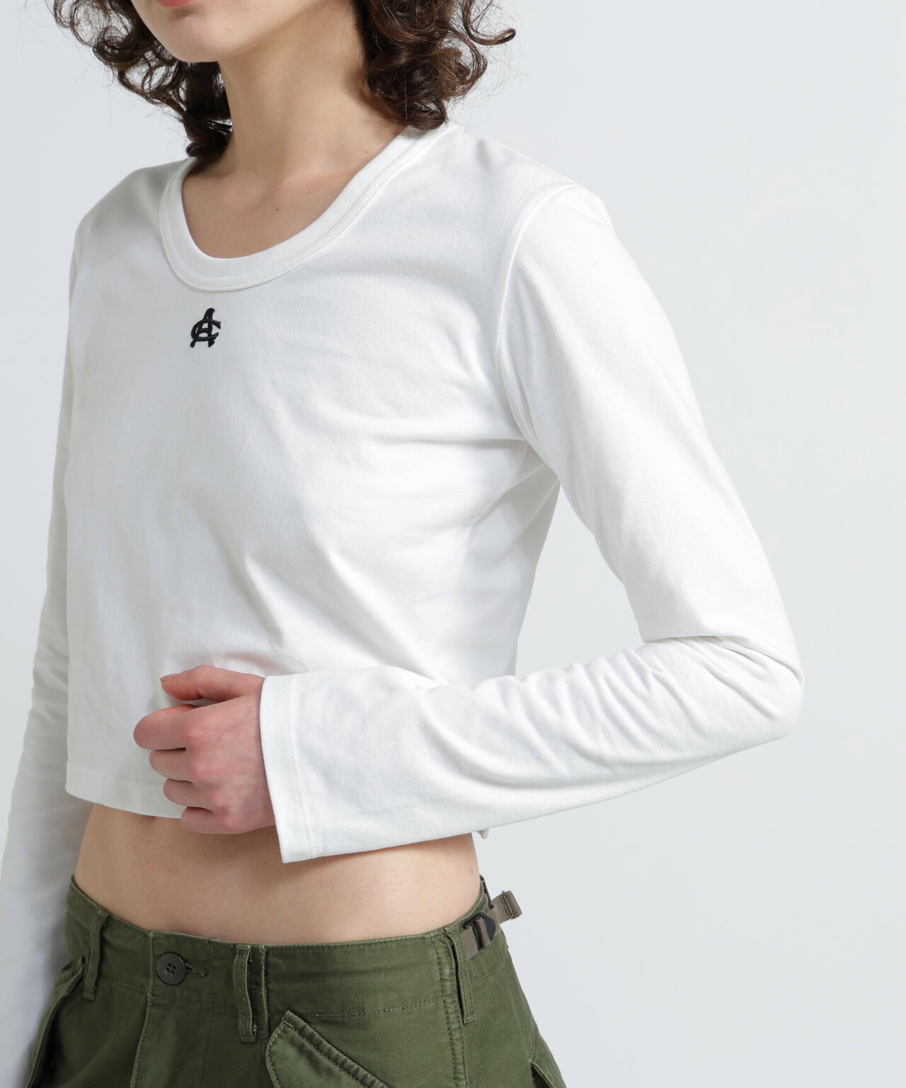 《WOMAN/直営店限定》SHORT EMBROIDERY LOGO T-SHIRT