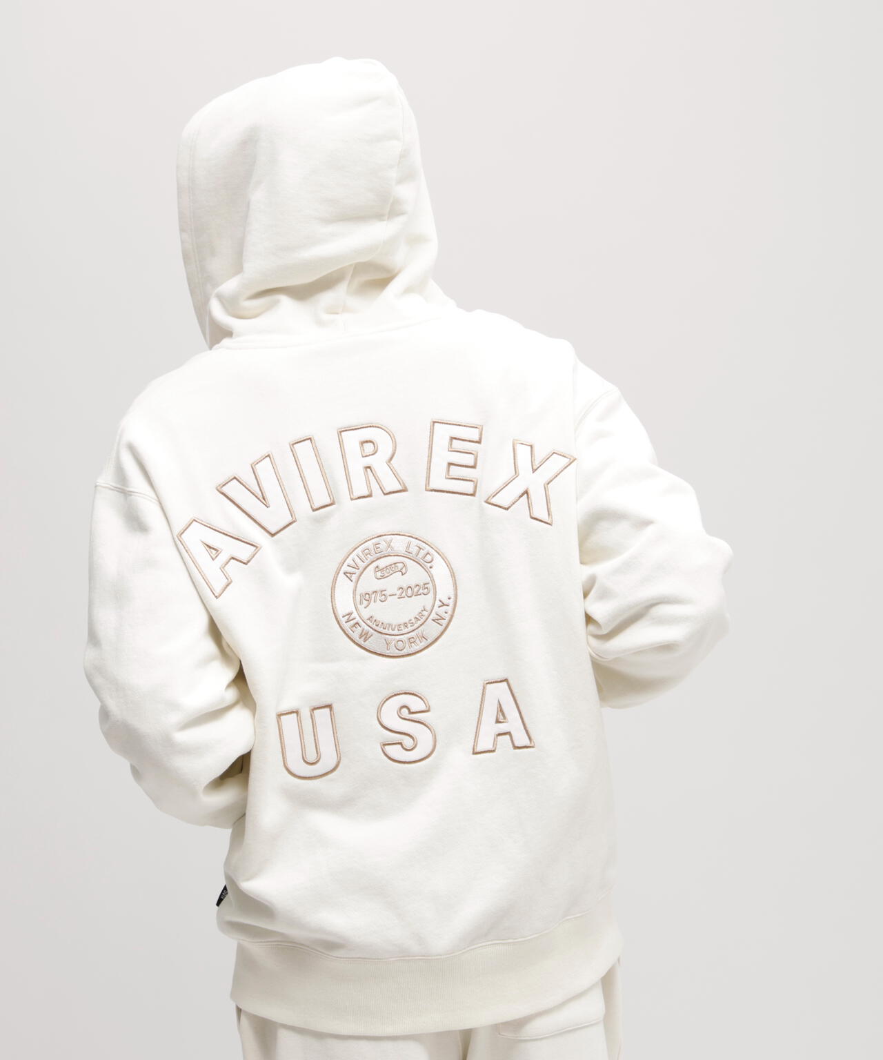 ぺ*ー様 AVIREXパーカー白 AVIREX（アヴィレックス） パーカー NAVAL PULLOVER PARK / ネイバル