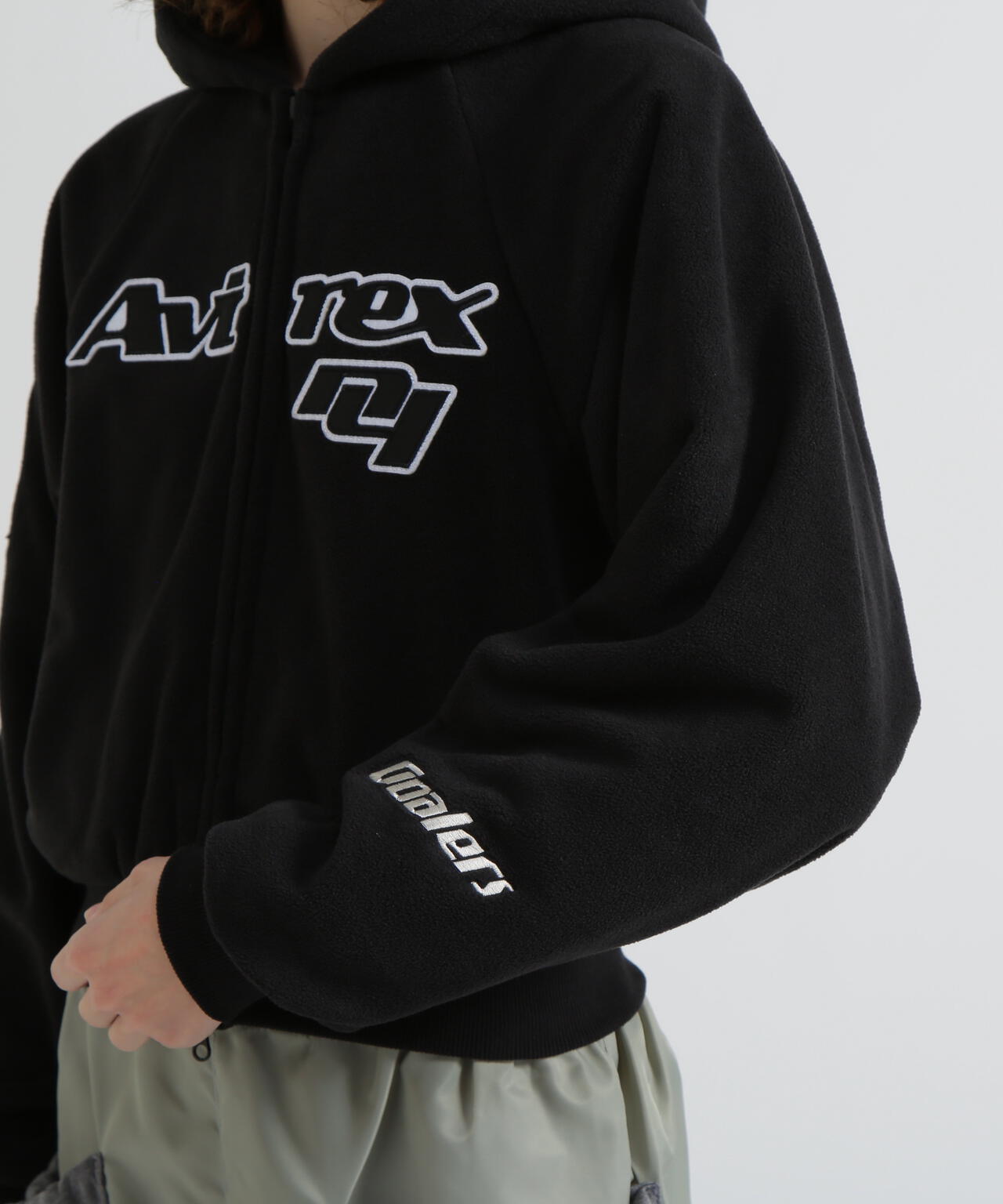 《AVIREX×MOUSSY》FLEECE HOODIE