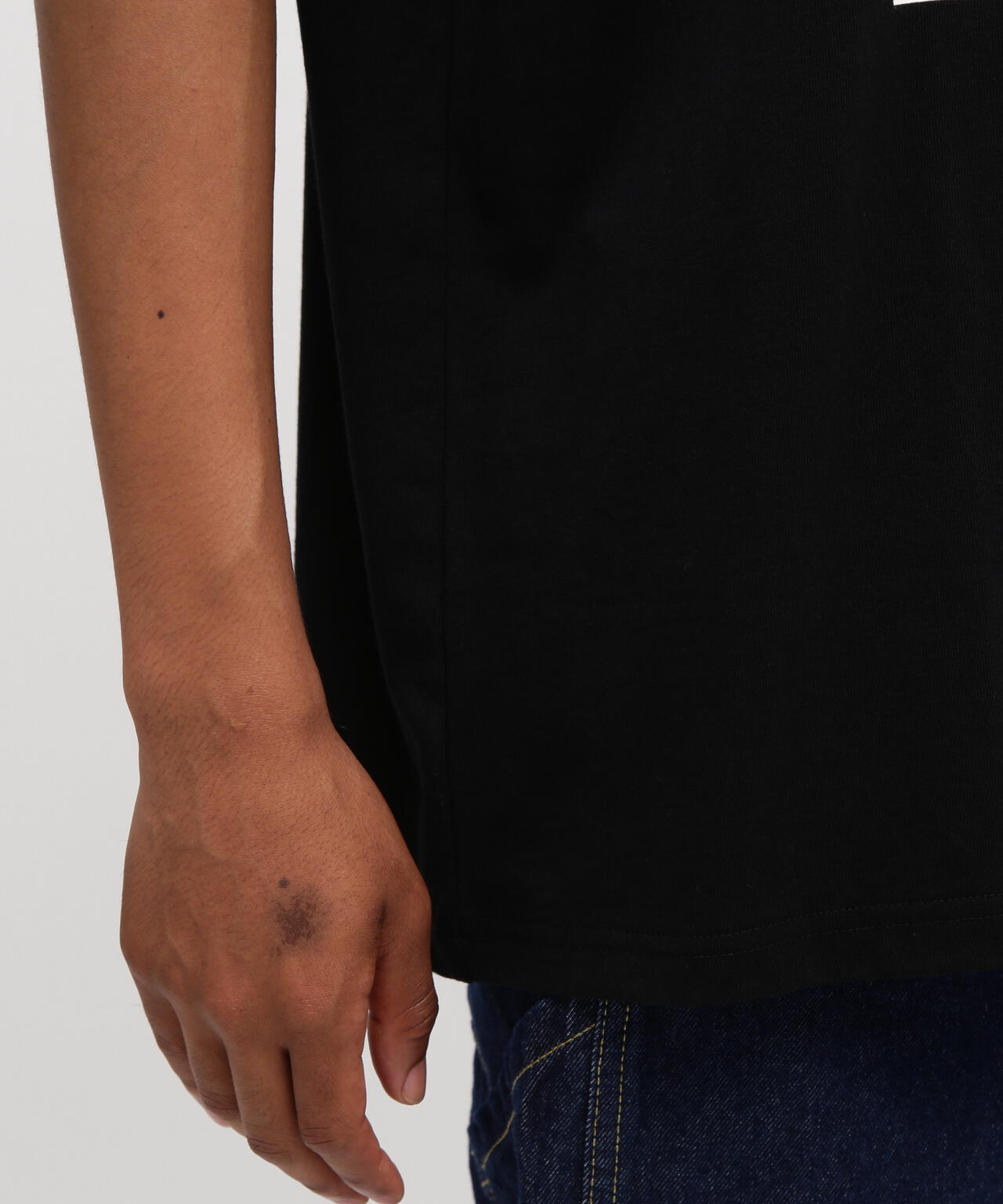 《AVIREX × CITY COUNTRY CITY》SIGNATURE T-SHIRT