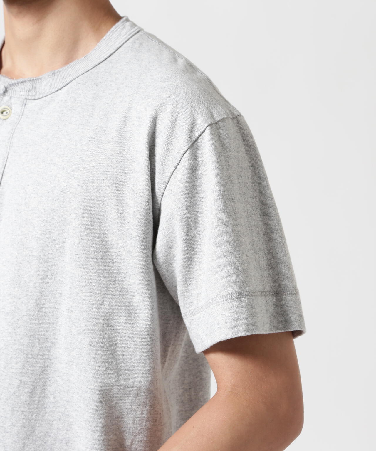 《直営店限定》HENRY NECK UNDER T-SHIRT