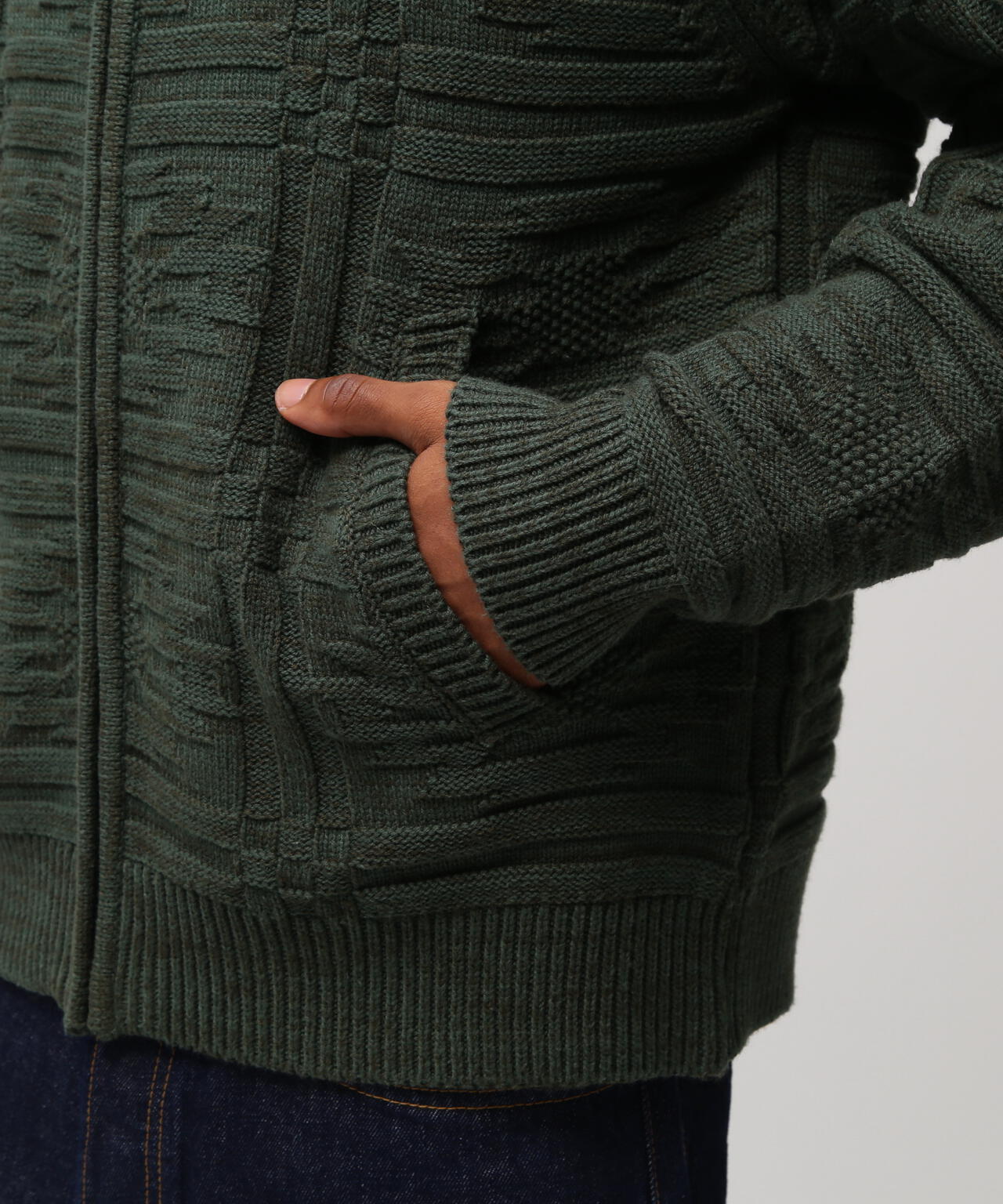 NATIVE JACQUARD STAND KNIT