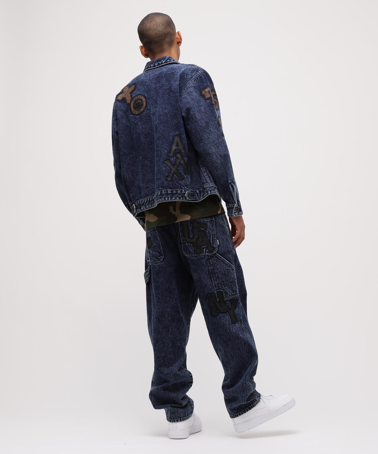 LEATHER PATCH DENIM JACKET