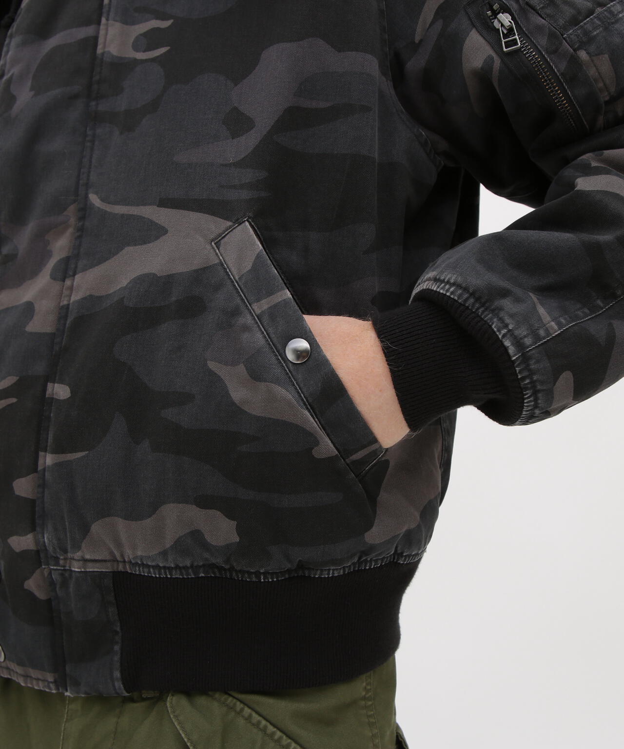 WEB&DEPOT限定》CAMOUFLAGE N-2B | AVIREX（アヴィレックス） ｜【公式