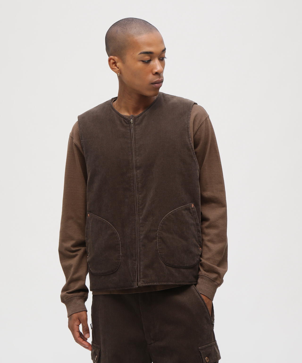 TFQP by HANDROOM》REVERSIBLE CORDUROY DECK VEST | AVIREX