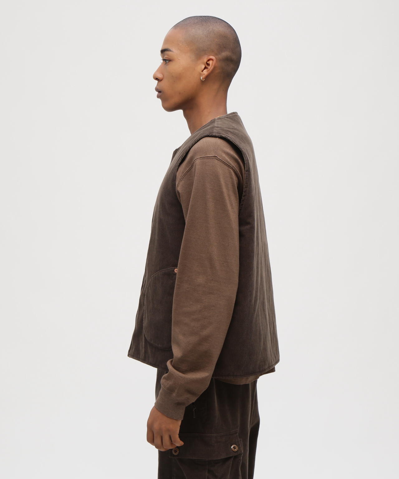 TFQP by HANDROOM》REVERSIBLE CORDUROY DECK VEST | AVIREX