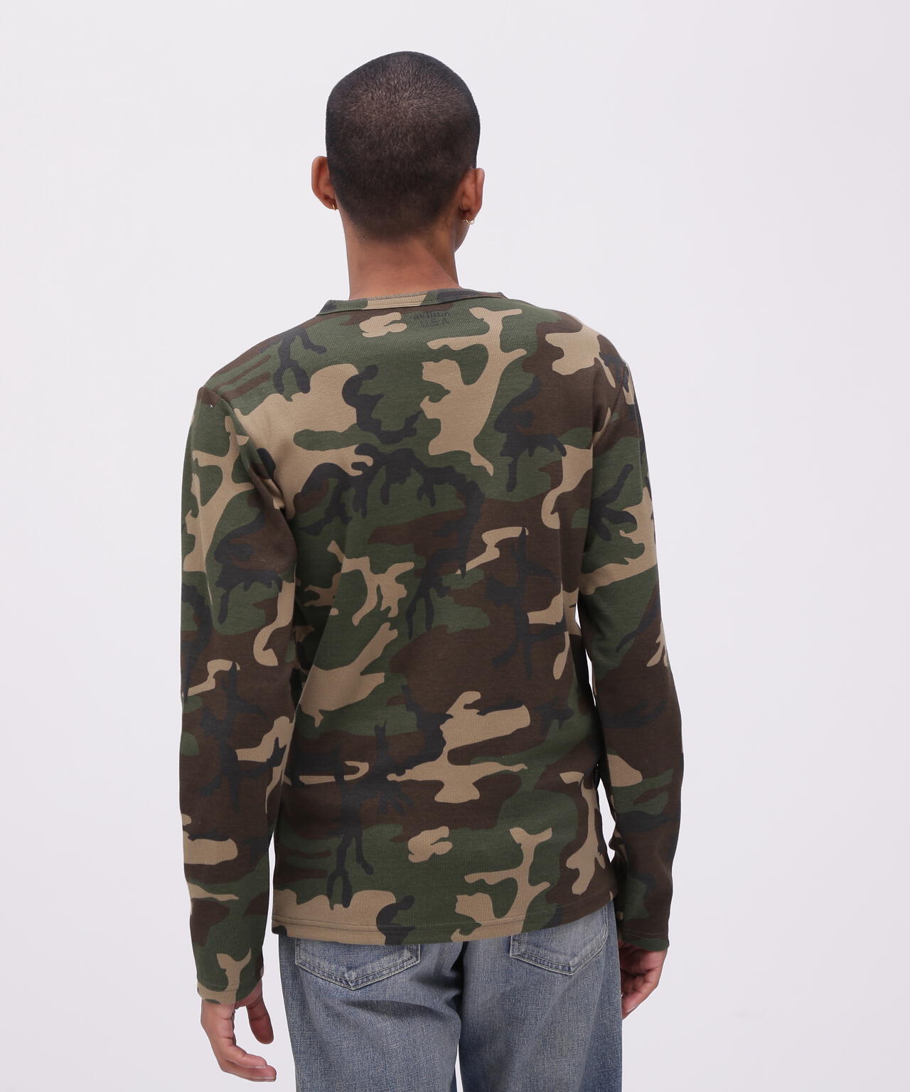 WEB限定》《DAILY/デイリー》 RIB L/S HENLEY NECK T-SHIRT CAMOUFLAGE