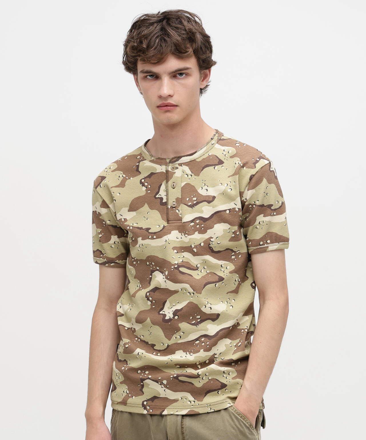 DAILY/デイリー》RIB S/S HENLEY NECK T-SHIRT ”CAMOUFLAGE” | AVIREX