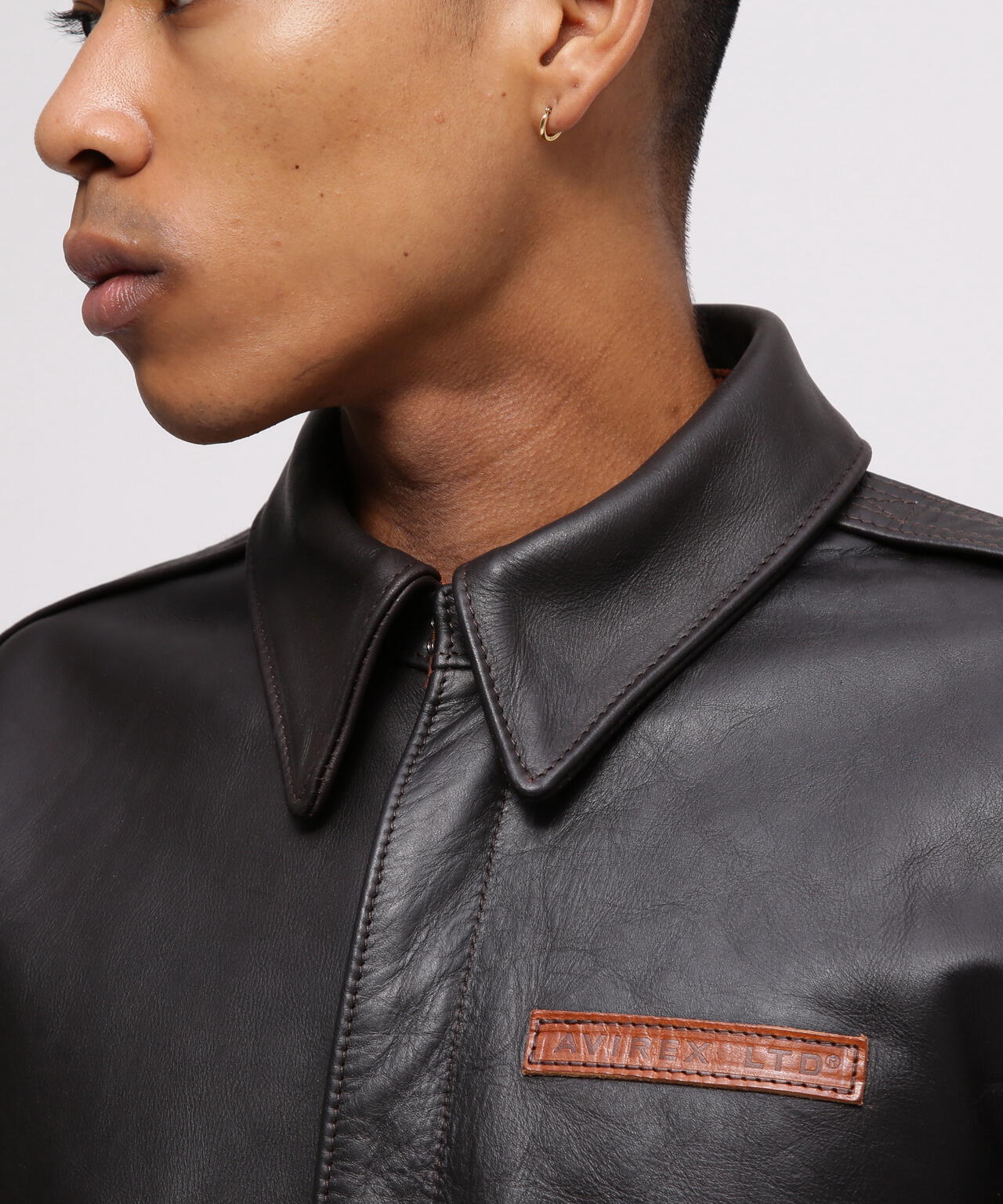 定価￥116，640 美品 アメリカ製 アヴィレックス AVIREX 牛革 A-2 ネイキッドカウレザーフライトジャケット 贅沢な一枚革 茶/40 AVIREX 公式通販 | アメリカンスポーツの定番「アワード