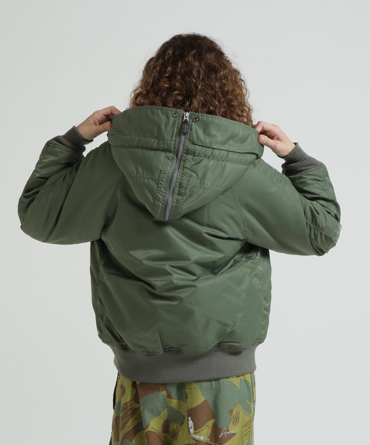 《WOMAN》N-2B COMMERCIAL