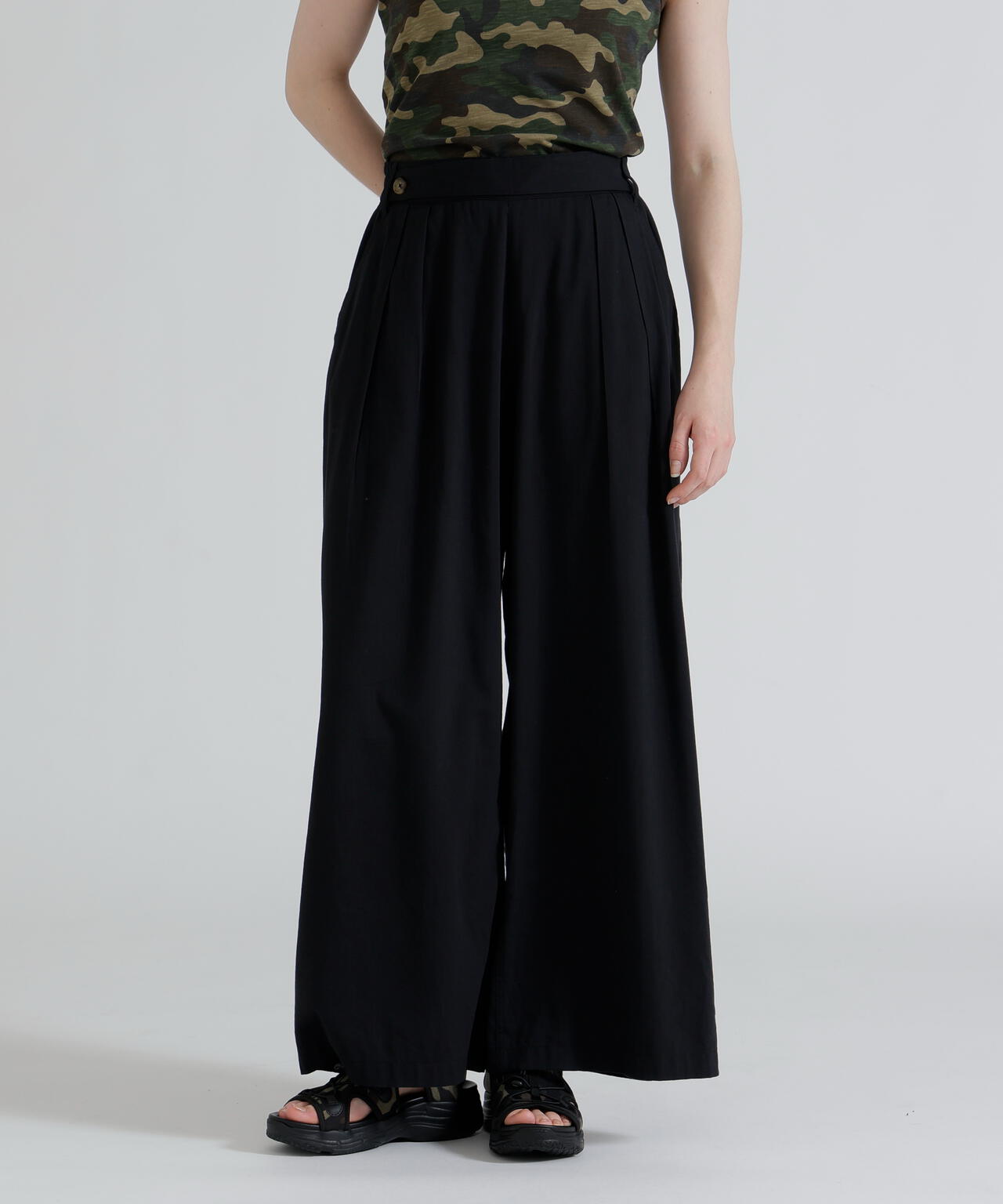 AVIREX ブラックレザー ストレートパンツ DESIGN BELT TUCK DETAIL PANTS | AVIREX（アヴィレックス） ｜【公式