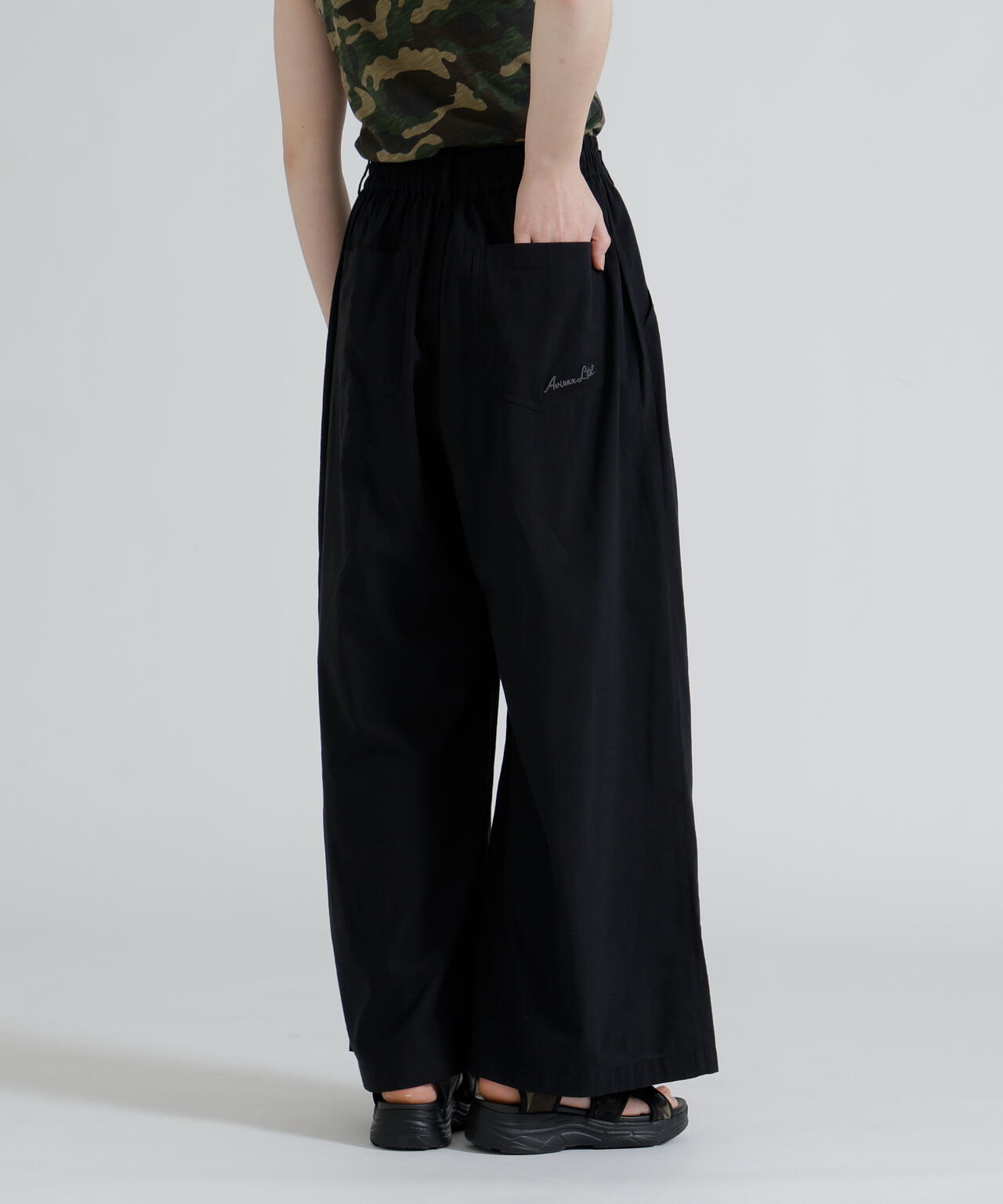 DESIGN BELT TUCK DETAIL PANTS