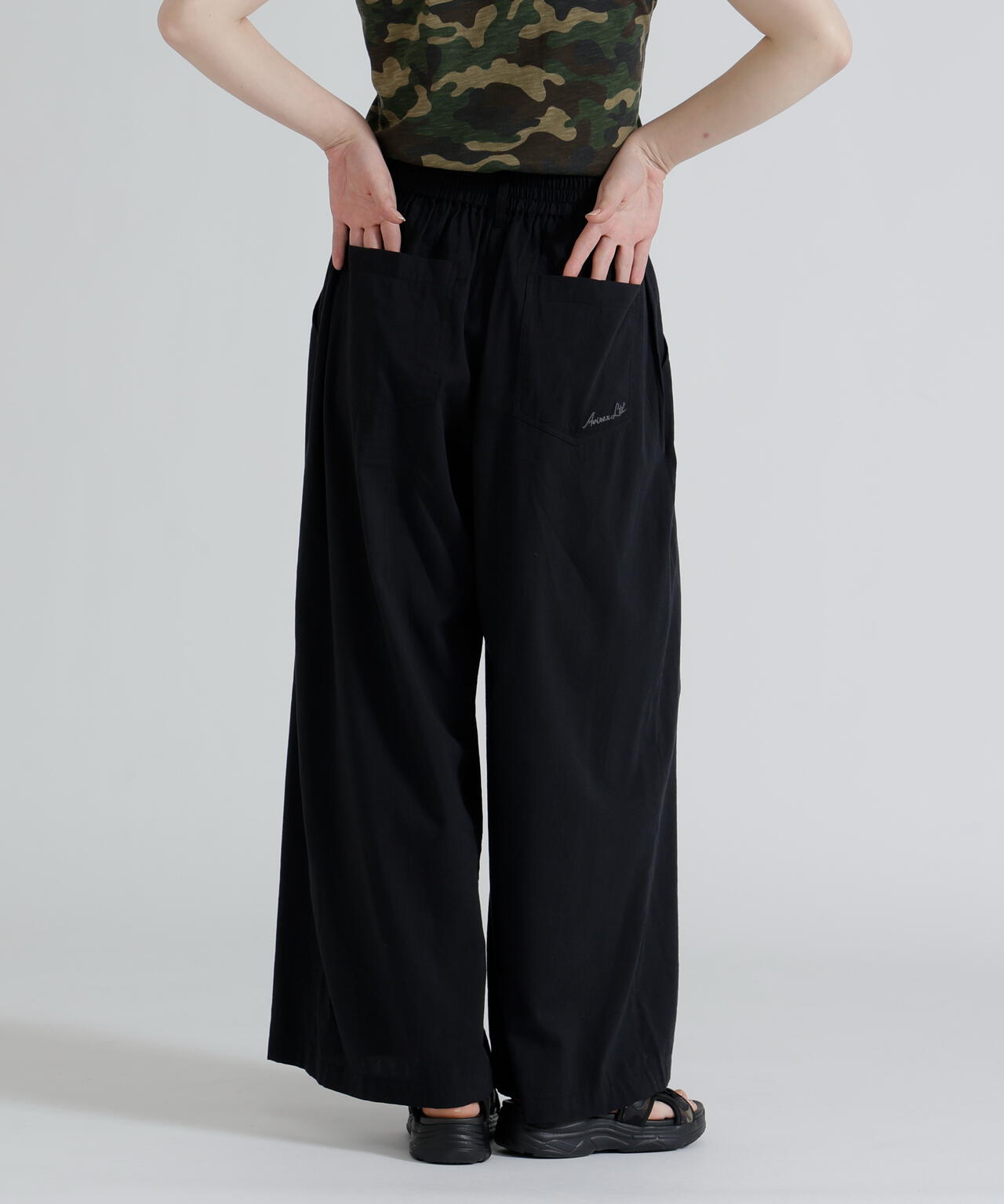 DESIGN BELT TUCK DETAIL PANTS