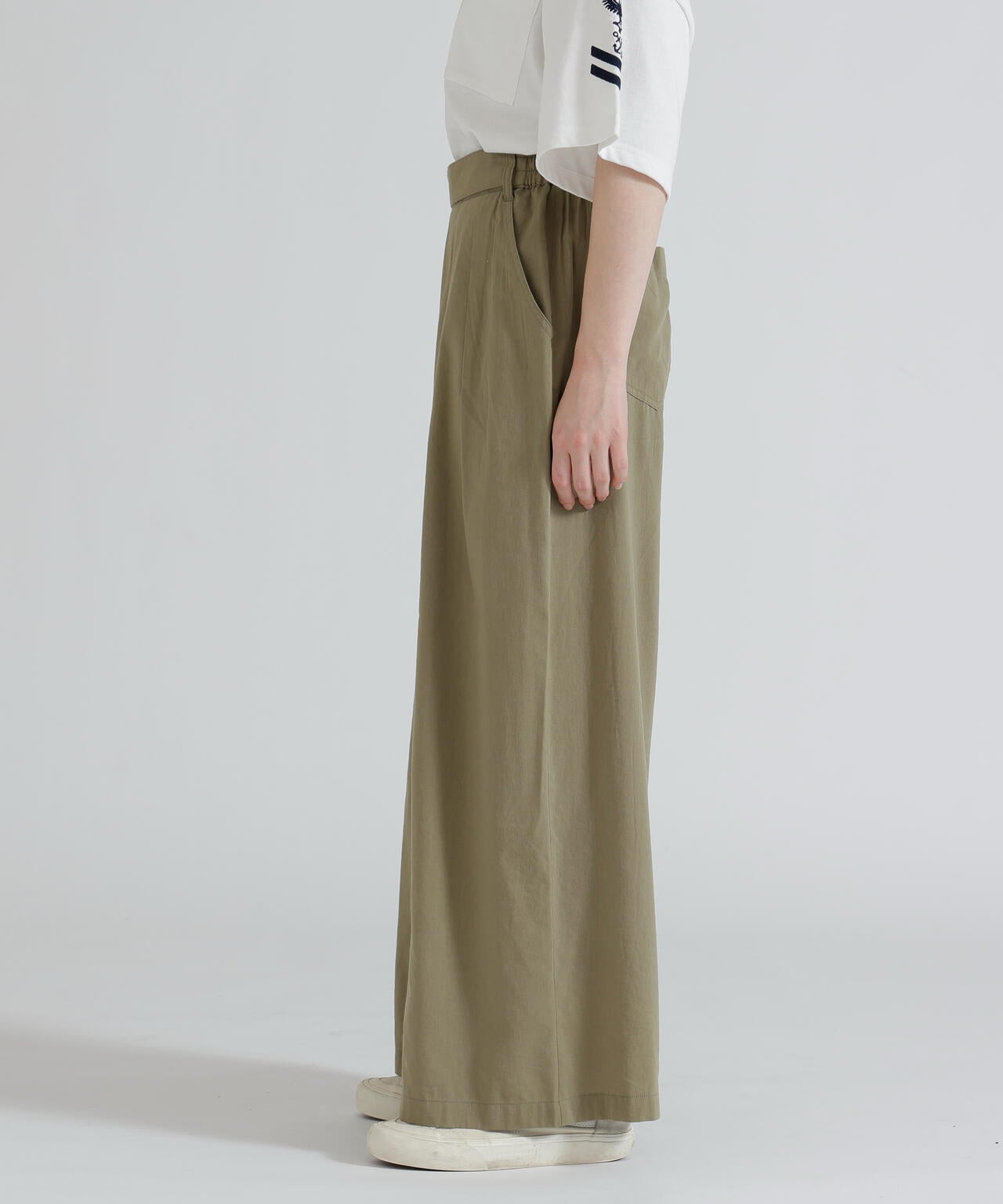 DESIGN BELT TUCK DETAIL PANTS