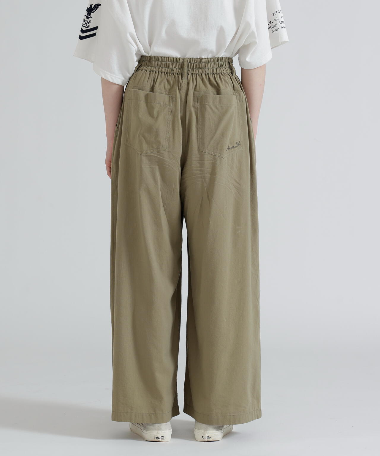 DESIGN BELT TUCK DETAIL PANTS