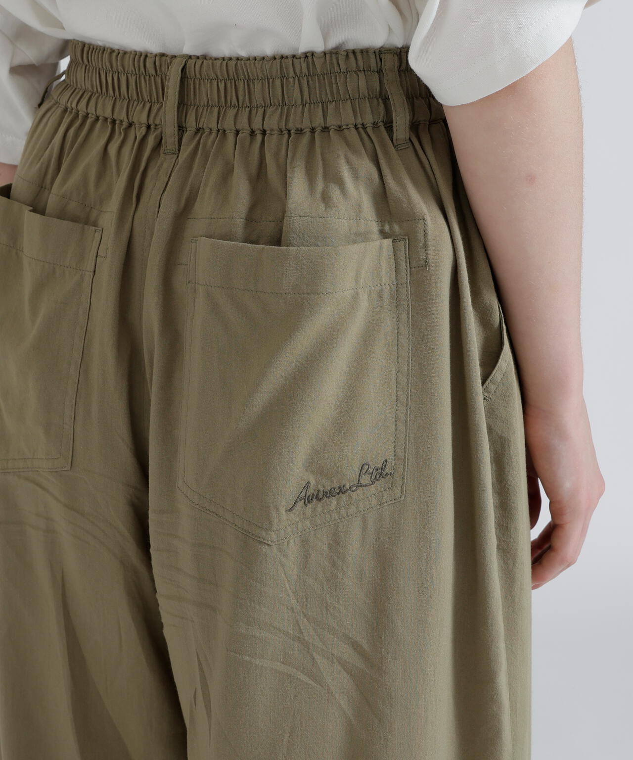 DESIGN BELT TUCK DETAIL PANTS