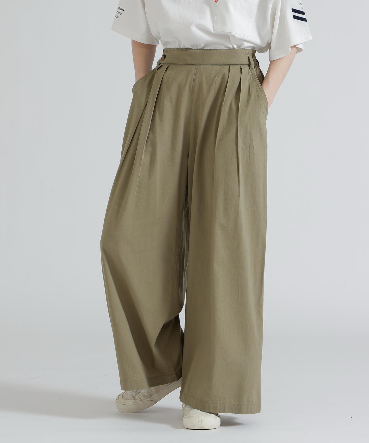 DESIGN BELT TUCK DETAIL PANTS