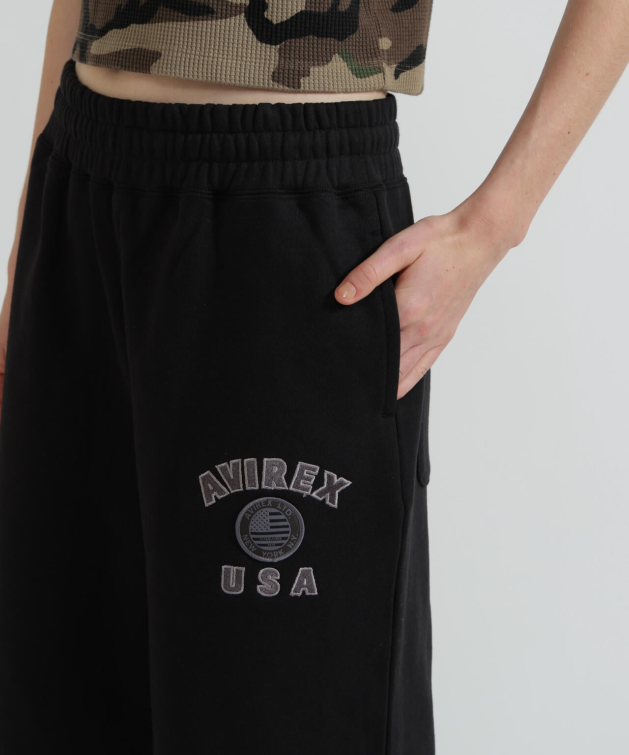 WOMAN/直営店限定》VARSITY FLAG HARF PANTS | AVIREX（アヴィレックス