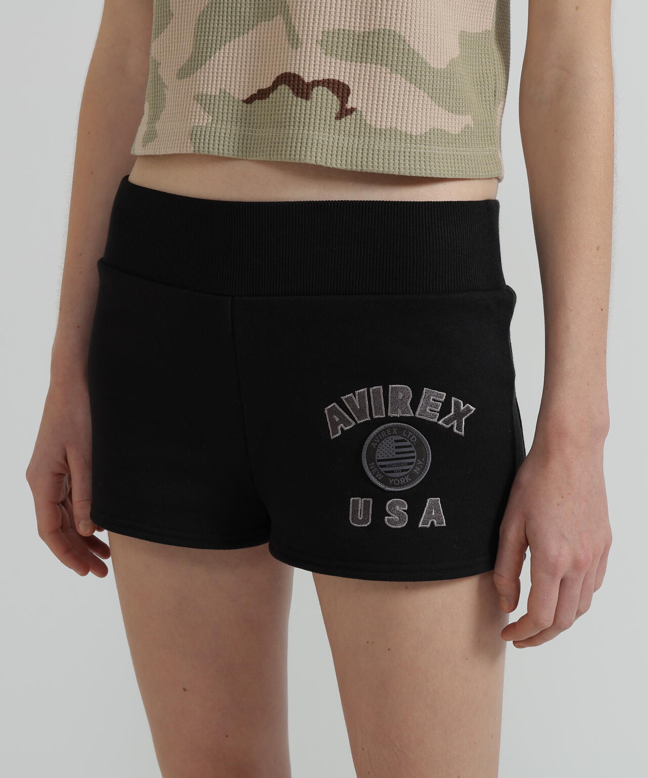 WOMAN/直営店限定》VARSITY FLAG SHORT PANTS | AVIREX