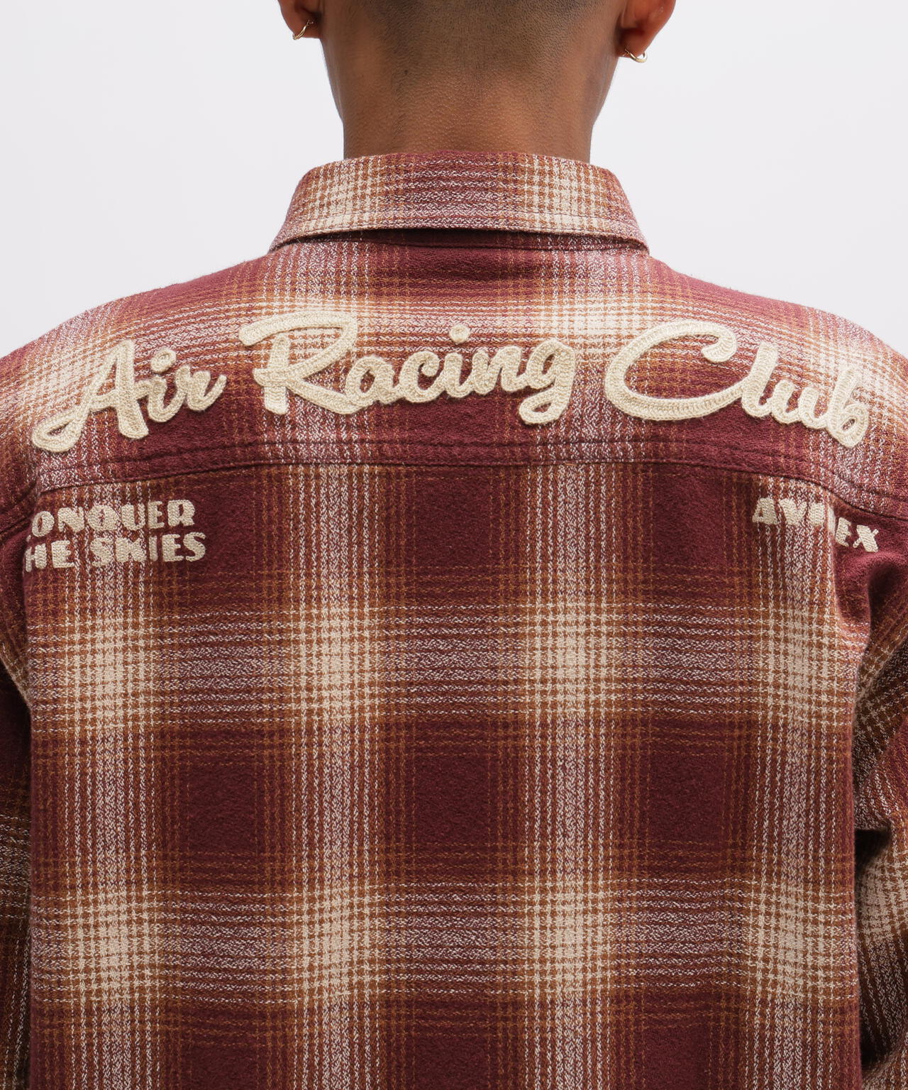 【美品】アンバーグリーム ヘンリーブラウス レッドチェック M A.A.R.C》OMBRE CHECK EMB SHIRT | AVIREX（アヴィレックス） ｜【公式