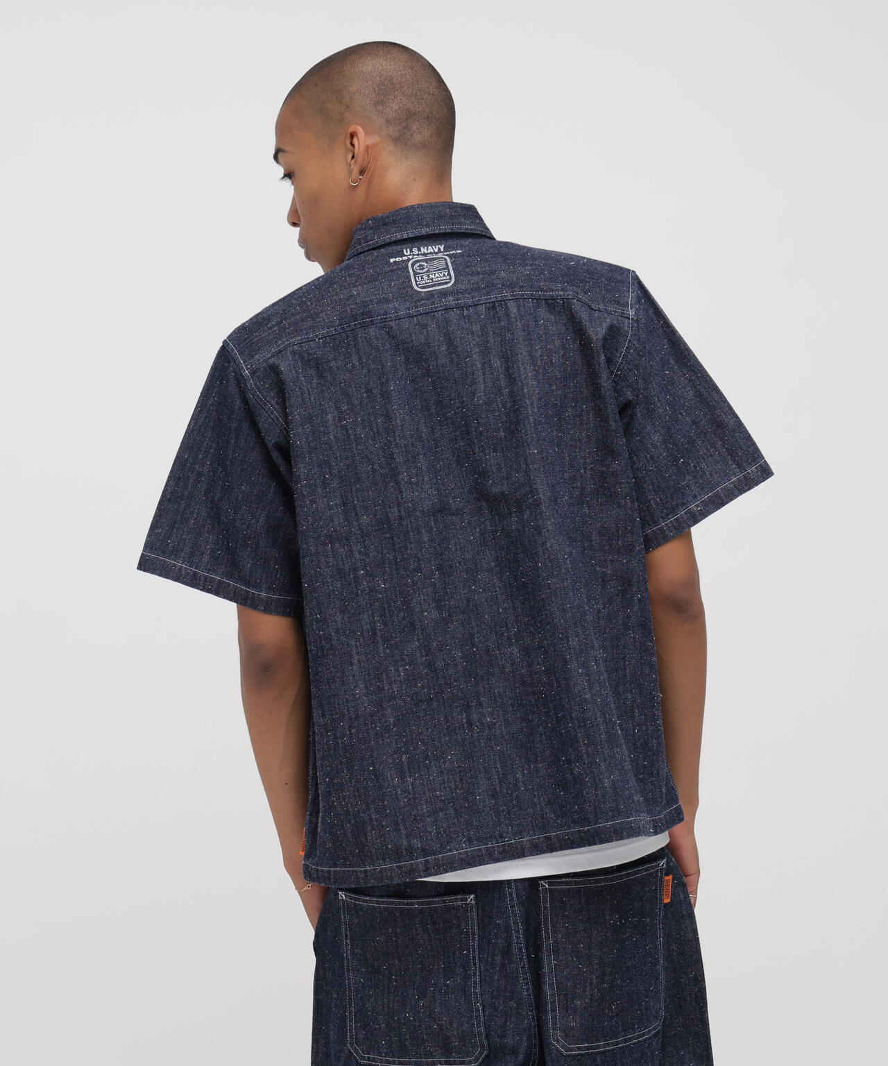AVIREX × UNIVERSAL OVERALL》NAVY POSTAL HALF ZIP SHIRT | AVIREX