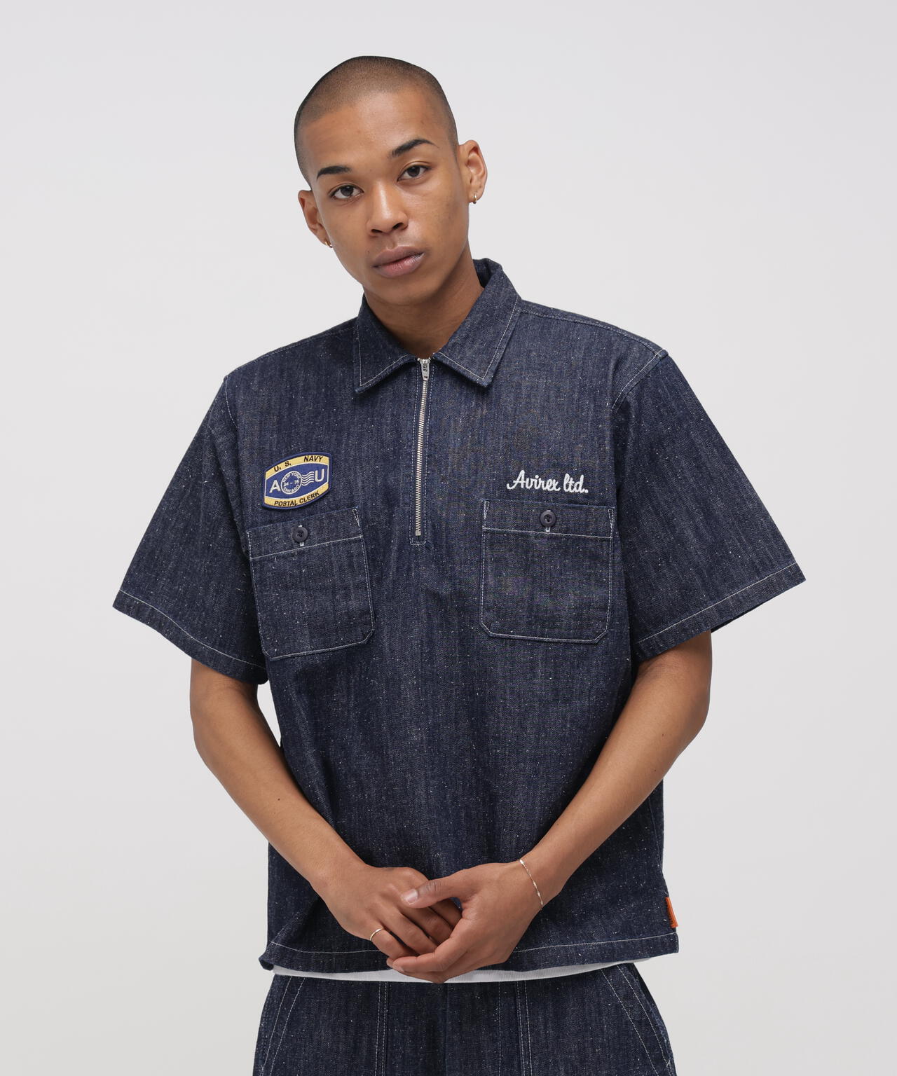 AVIREX × UNIVERSAL OVERALL》NAVY POSTAL HALF ZIP SHIRT | AVIREX