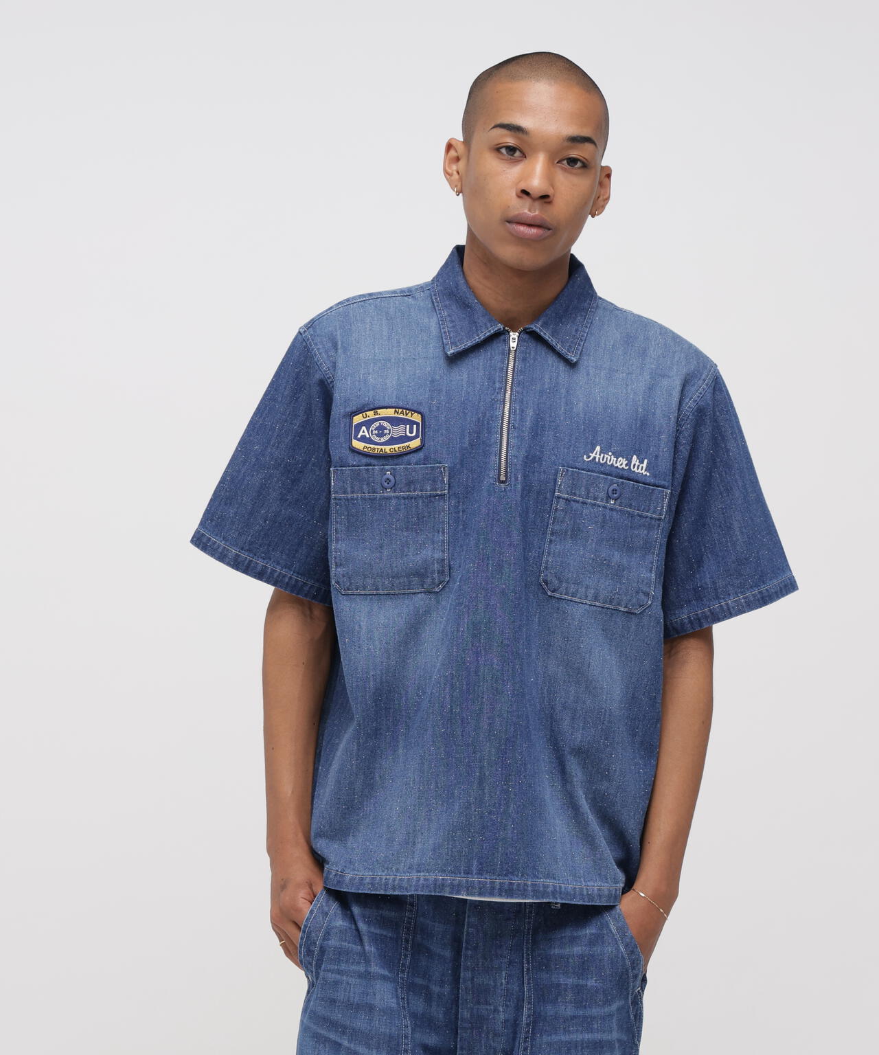 AVIREX × UNIVERSAL OVERALL》NAVY POSTAL HALF ZIP SHIRT | AVIREX