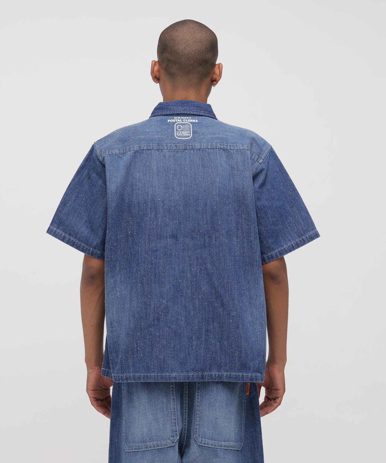 AVIREX × UNIVERSAL OVERALL》NAVY POSTAL HALF ZIP SHIRT | AVIREX