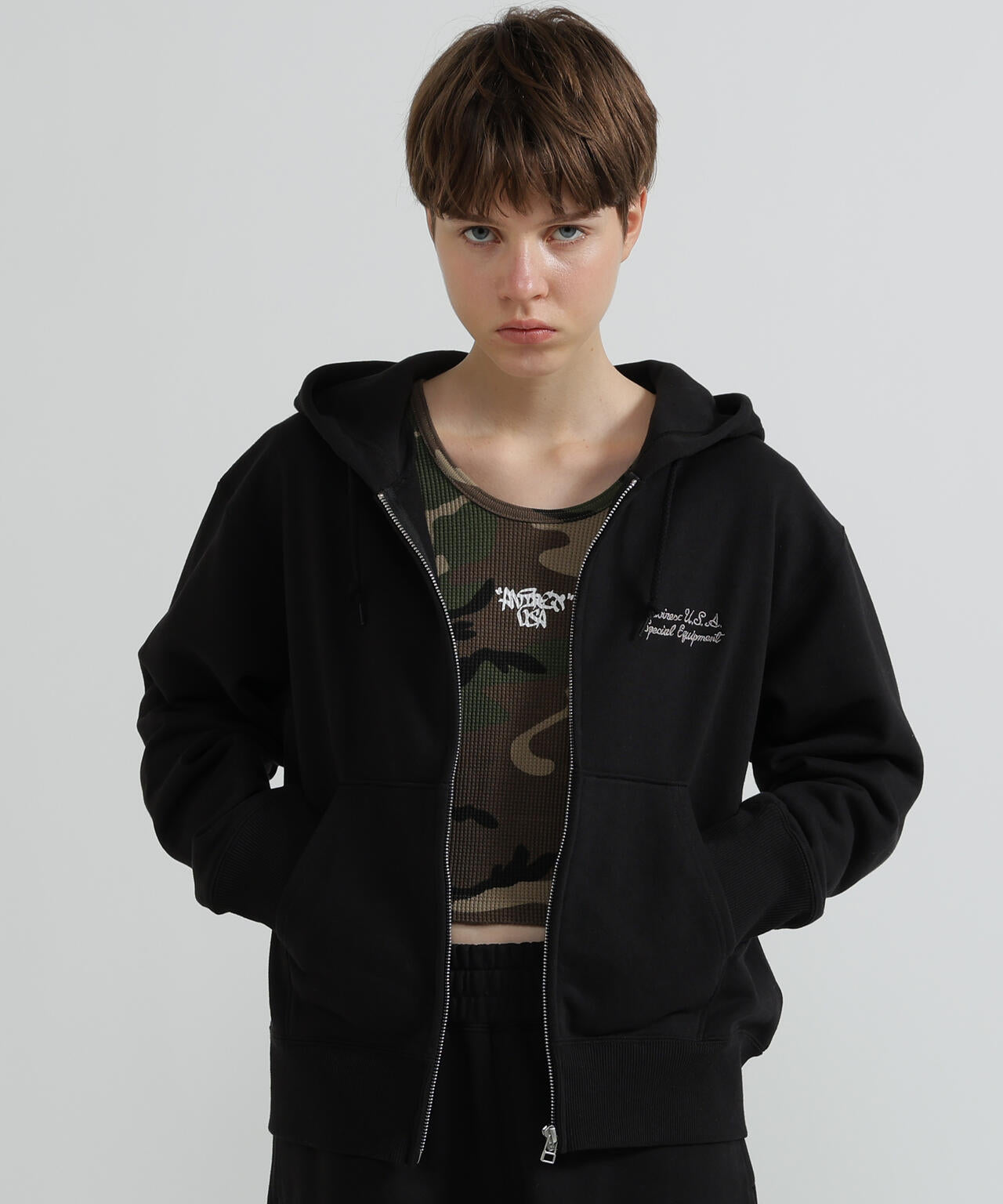《WOMAN/直営店限定》VARSITY FLAG PARKA