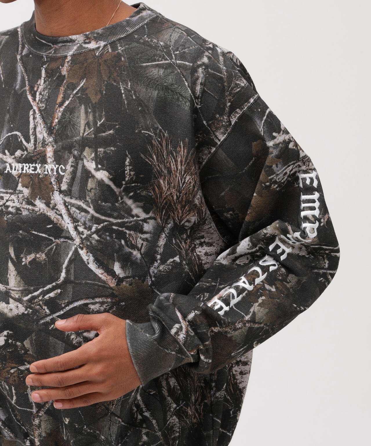 AVIREX CREW NECK SWEAT ”REAL TREE CAMO” CREW NECK SWEAT ”REAL TREE CAMO” | AVIREX（アヴィレックス