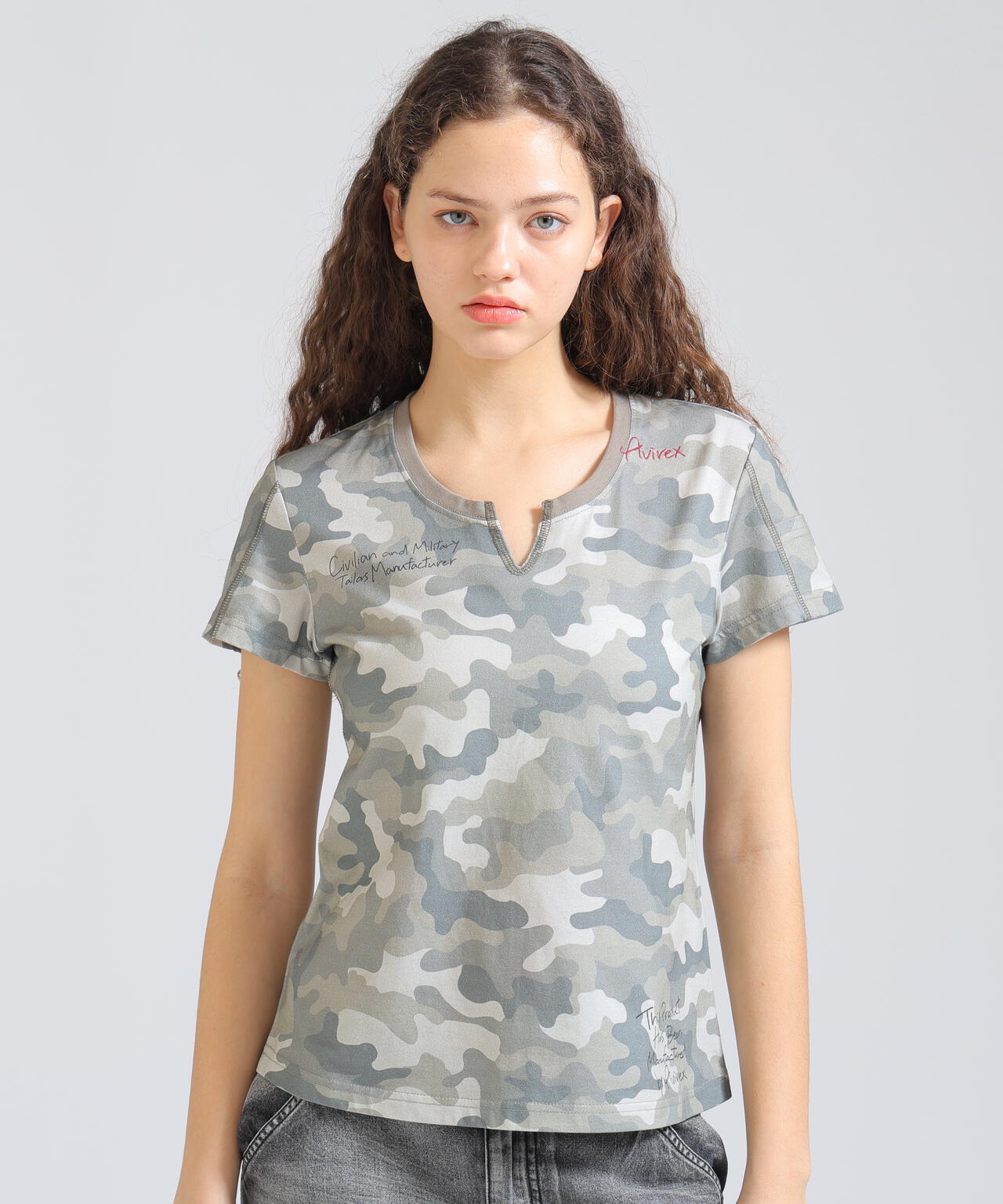 直営店限定》KEY NECK EMBROIDERY T-SHIRT | AVIREX（アヴィレックス