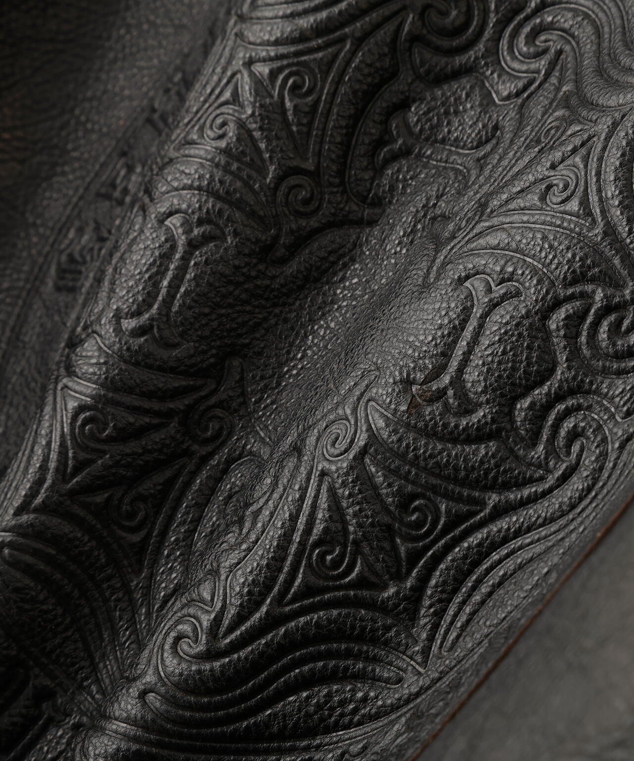 VINTAGE FINISHED VARSITY LEATHER ”CAMELLIA”