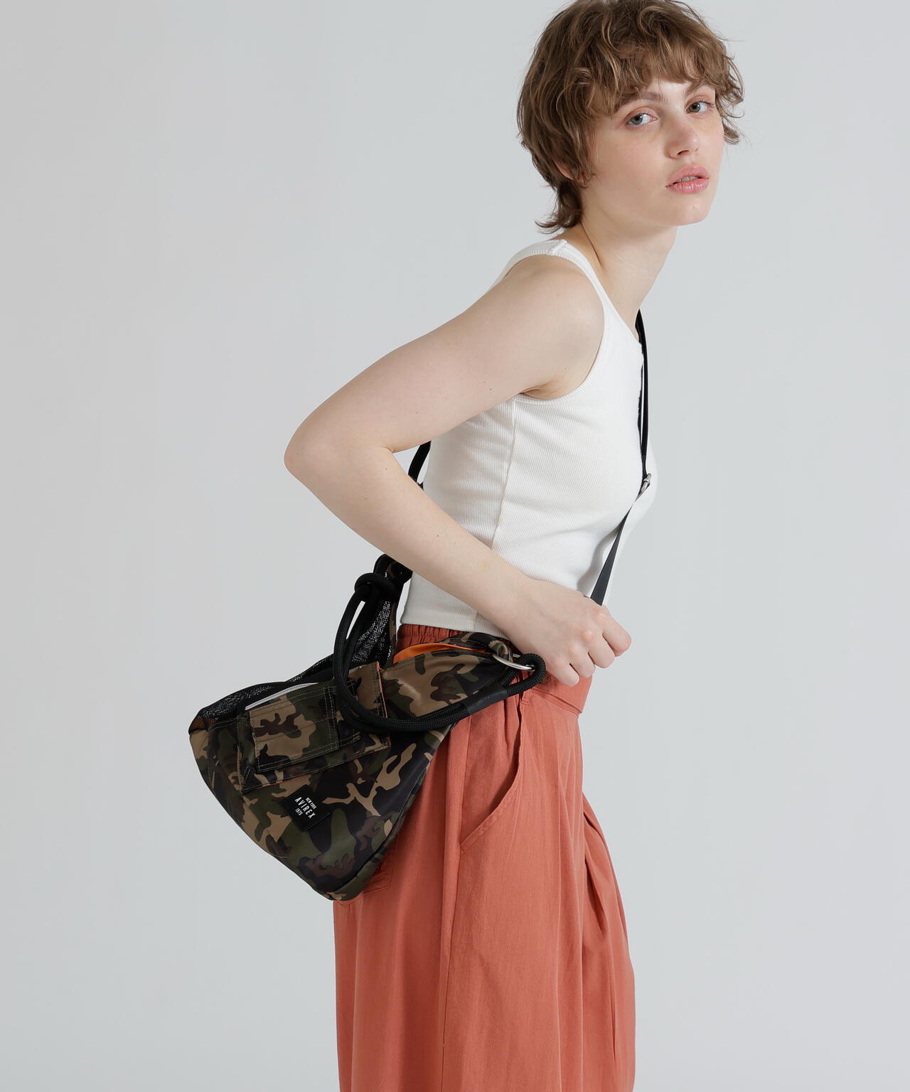 《直営店限定》MINI MESH TRIANGLE BAG