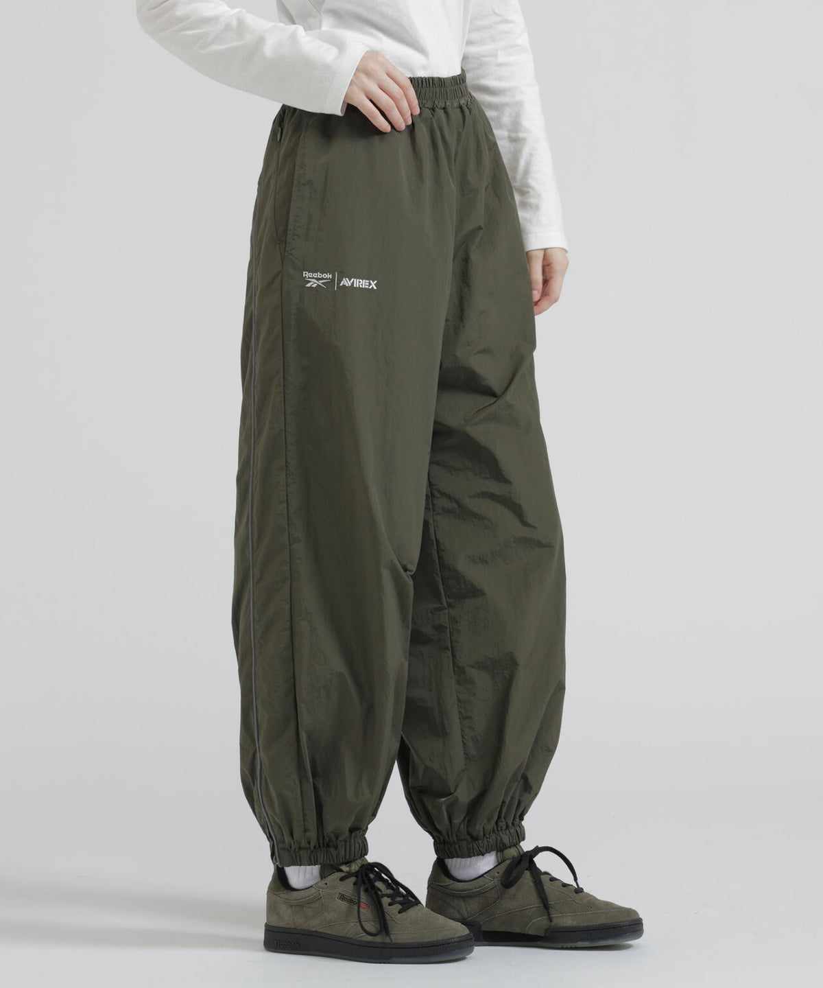 《AVIREX × Reebok》TRAINING PANTS ”MODERN SAGE COLLECTION”