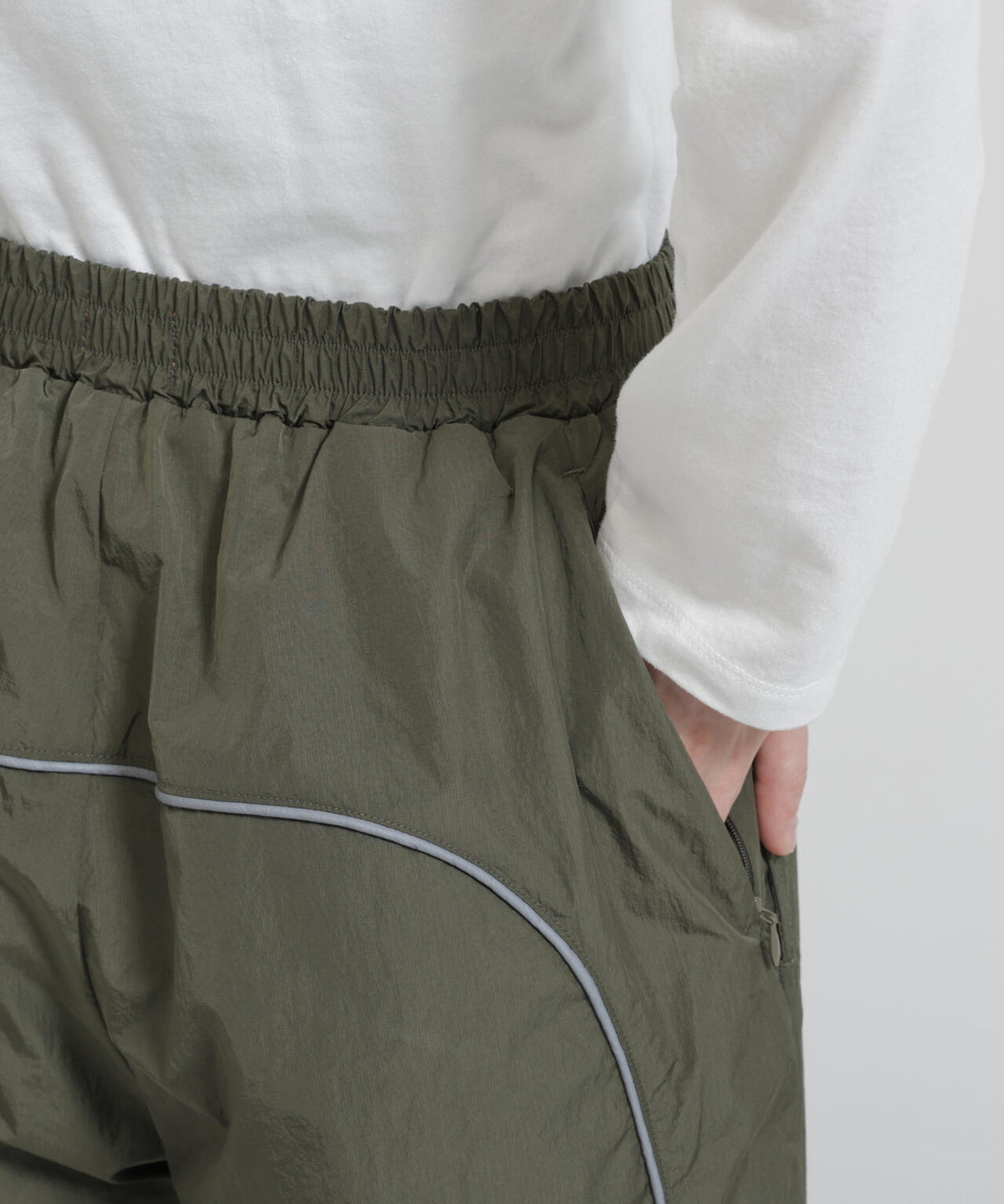 《AVIREX × Reebok》TRAINING PANTS ”MODERN SAGE COLLECTION”