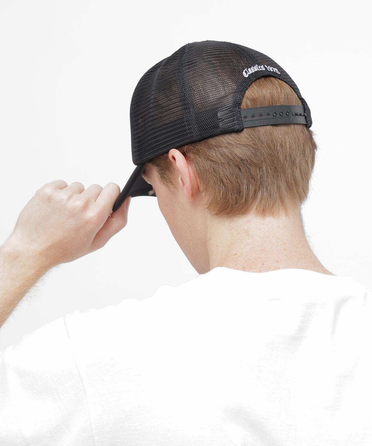 VARSITY OLD ENGLISH ARCH LOGO MESH CAP | AVIREX（アヴィレックス